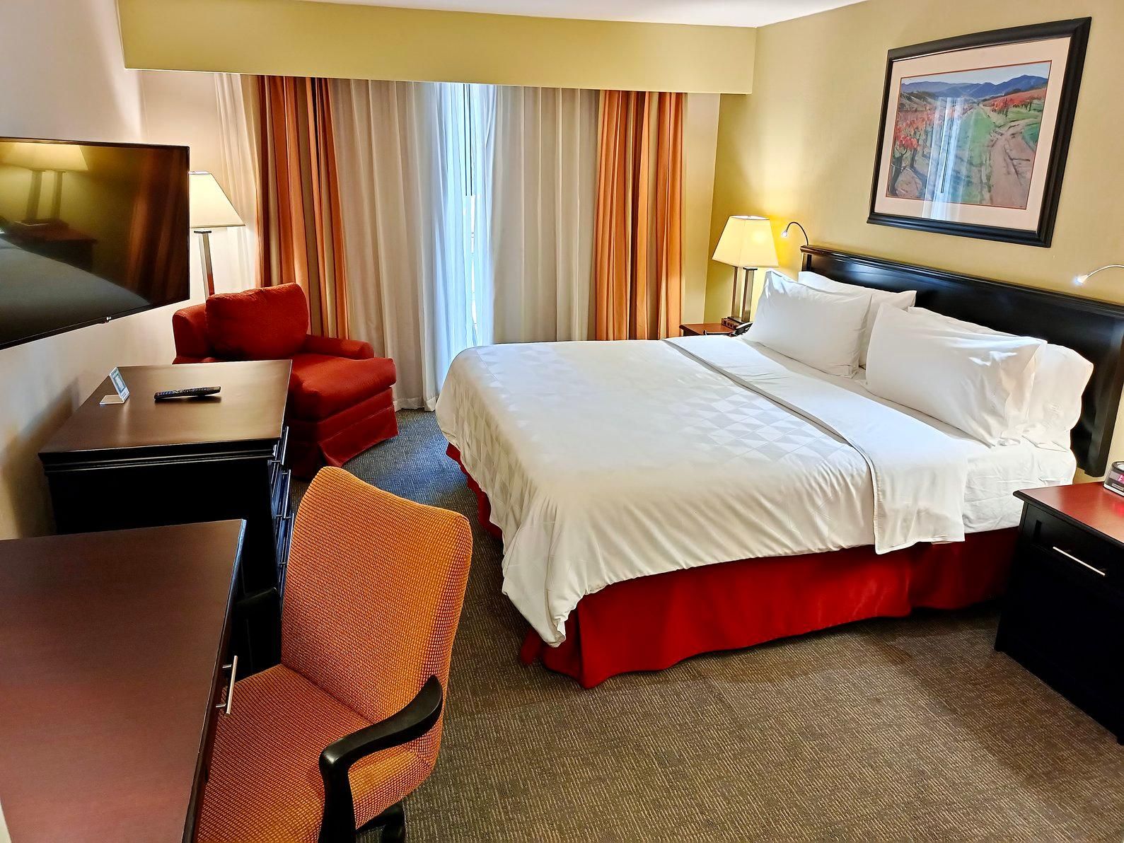 1 King Premium Lounge Access