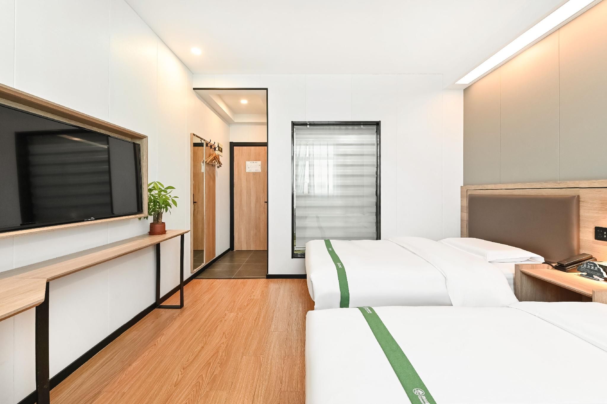 Twin Bed Room