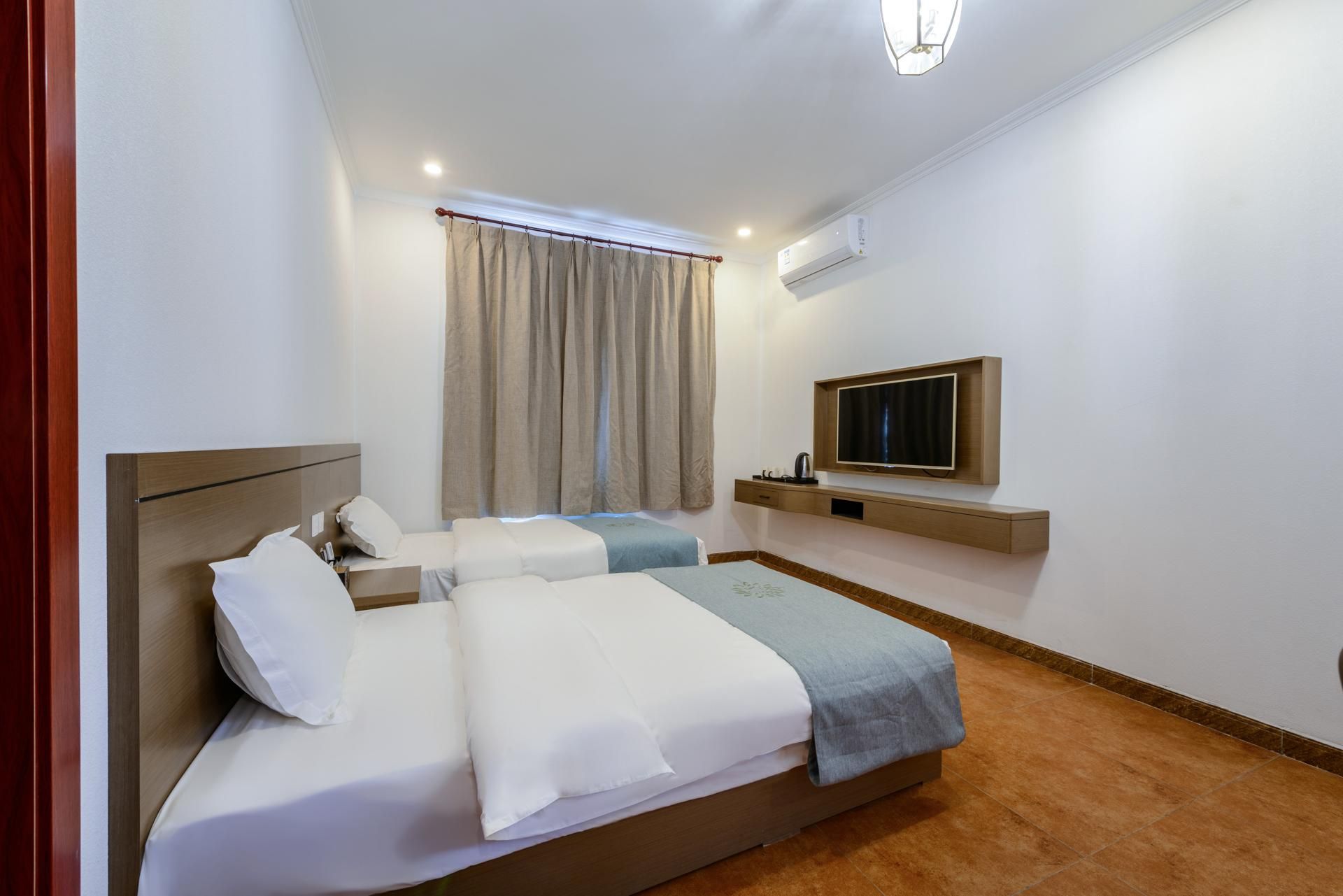 Entire Building for Rent