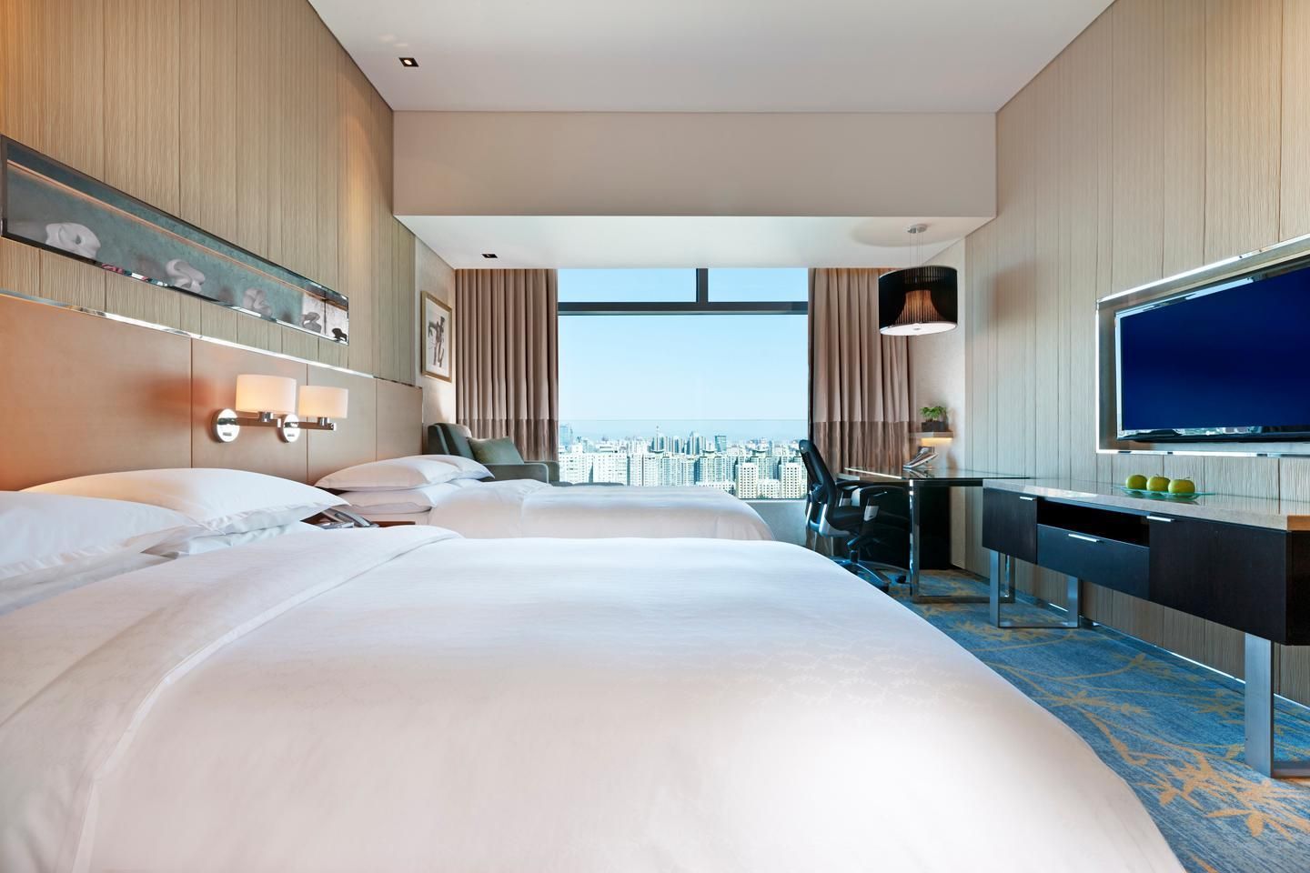 Club lounge access, Guest room, 2 Twin, City view, High floor