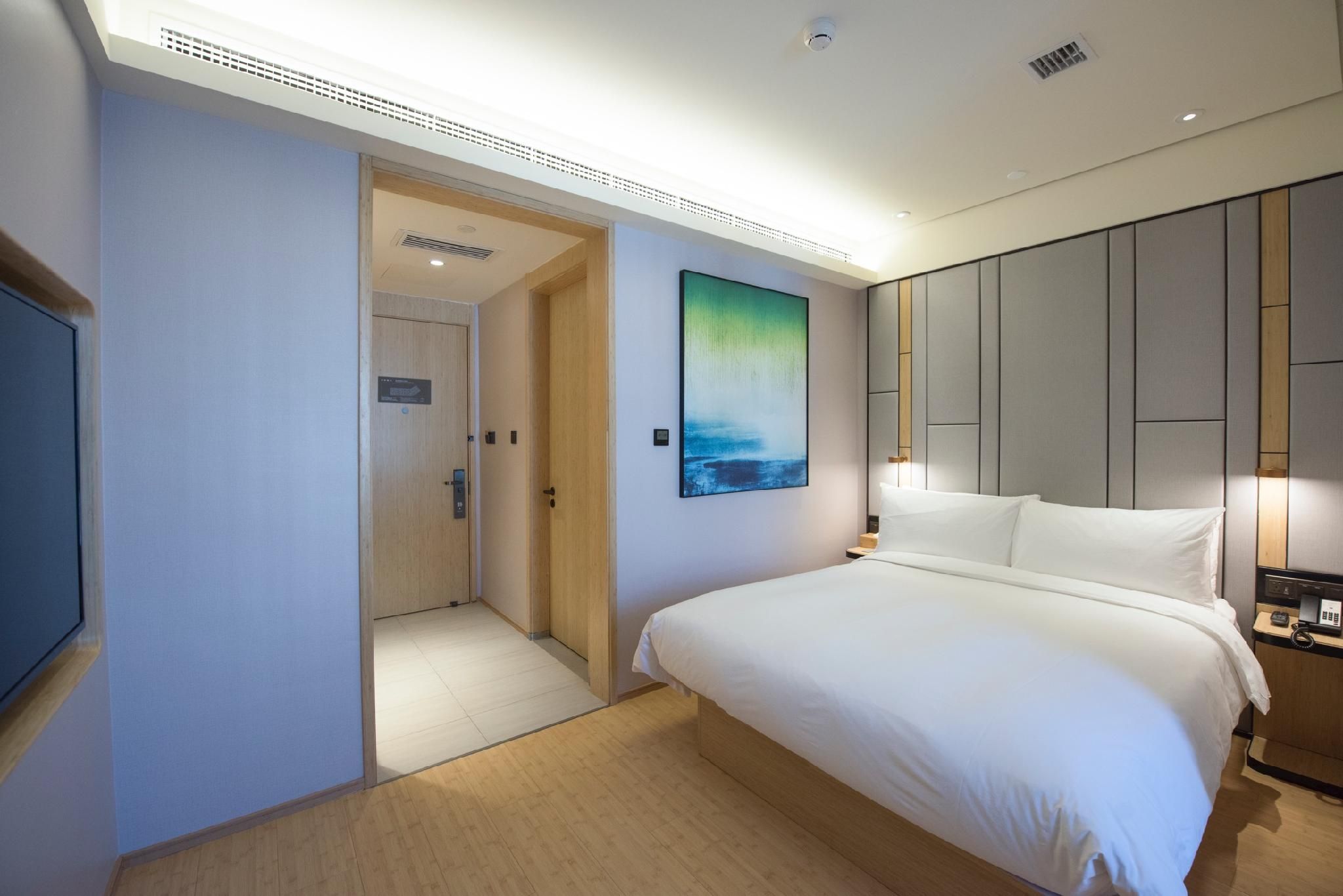 Huazhu - Room With Bed