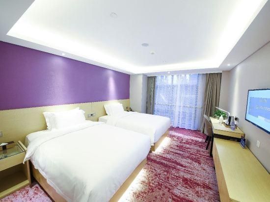 Twin Deluxe Room