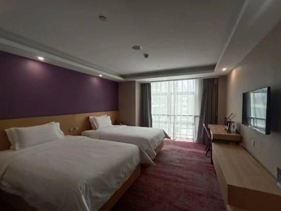Twin Deluxe Room