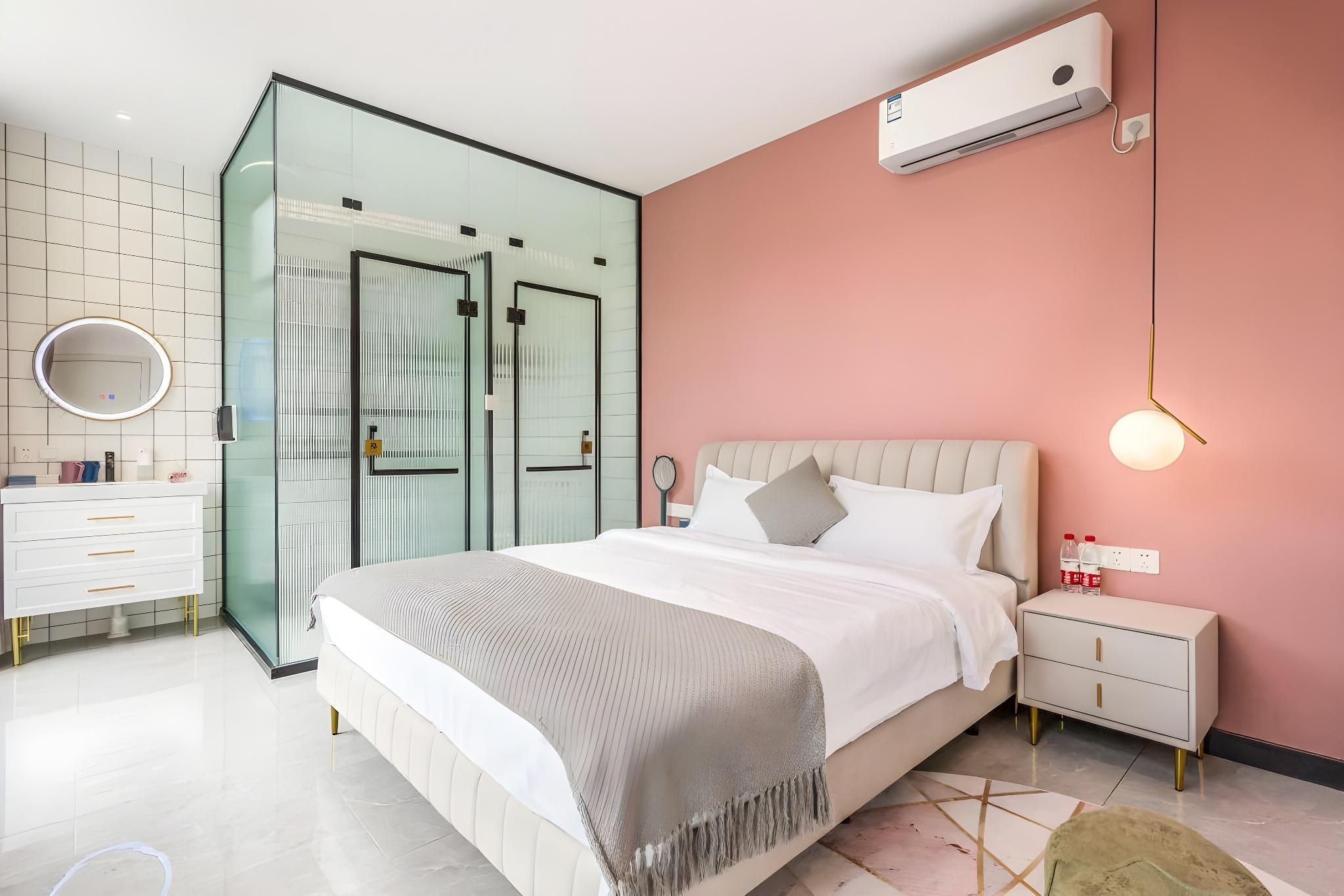 Huazhu - Room With Bed