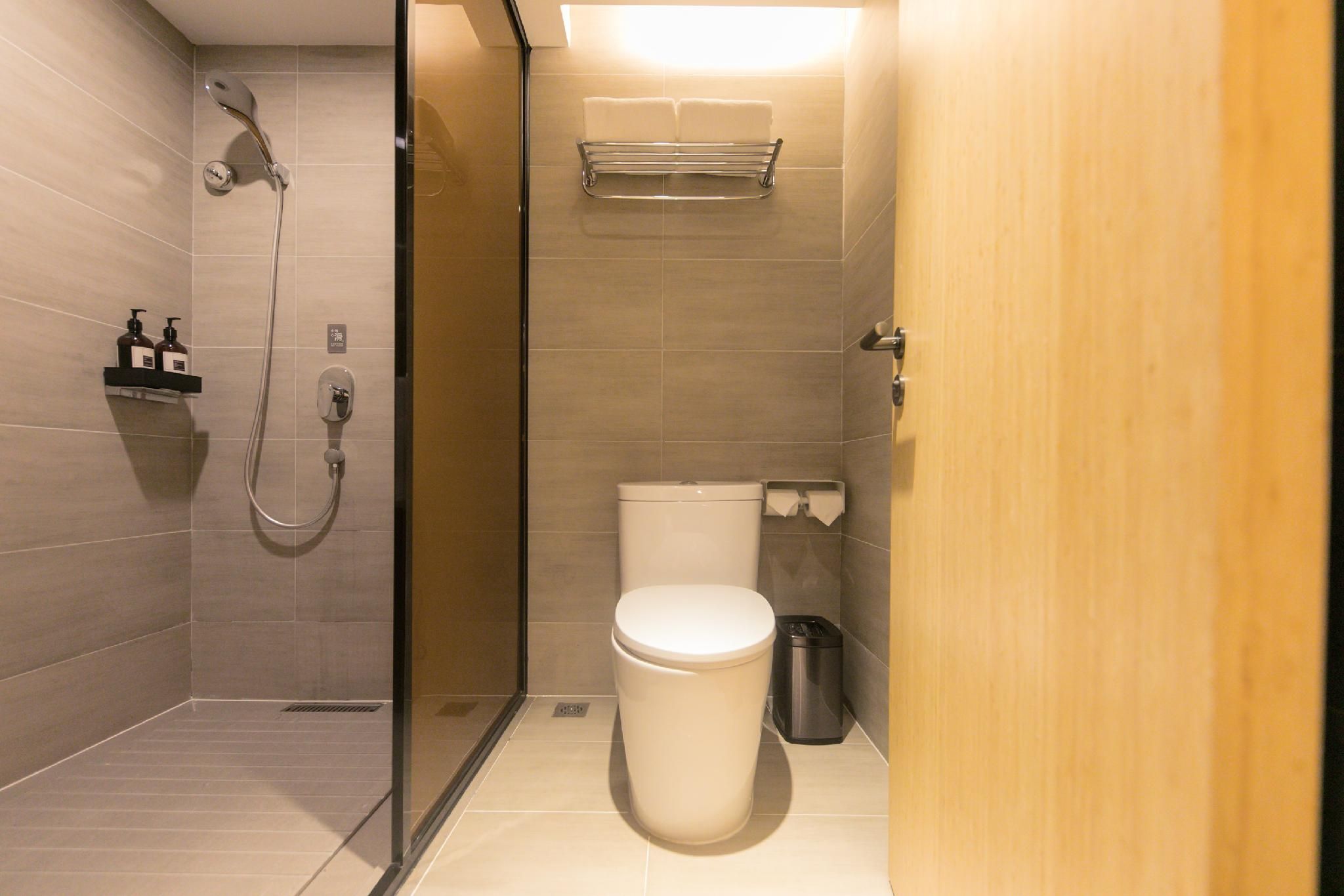 26069517_210729144400104136480