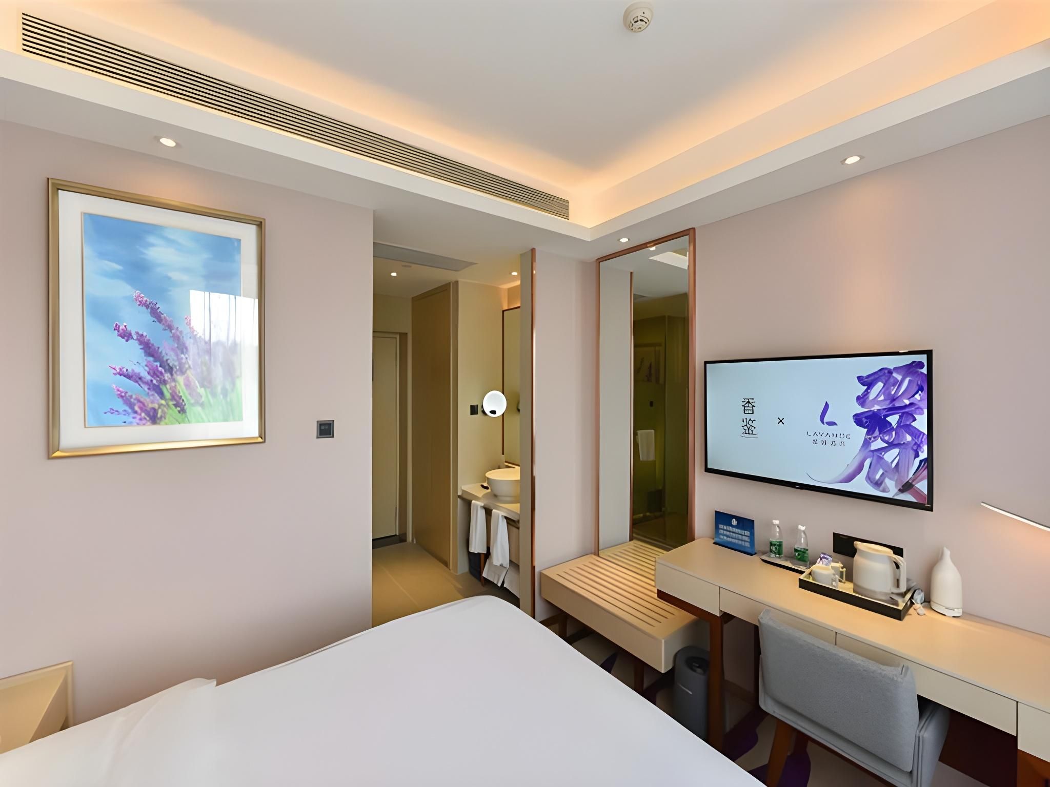 Business Queen Room