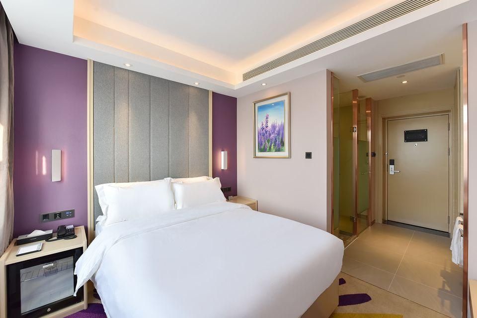 Business Queen Room