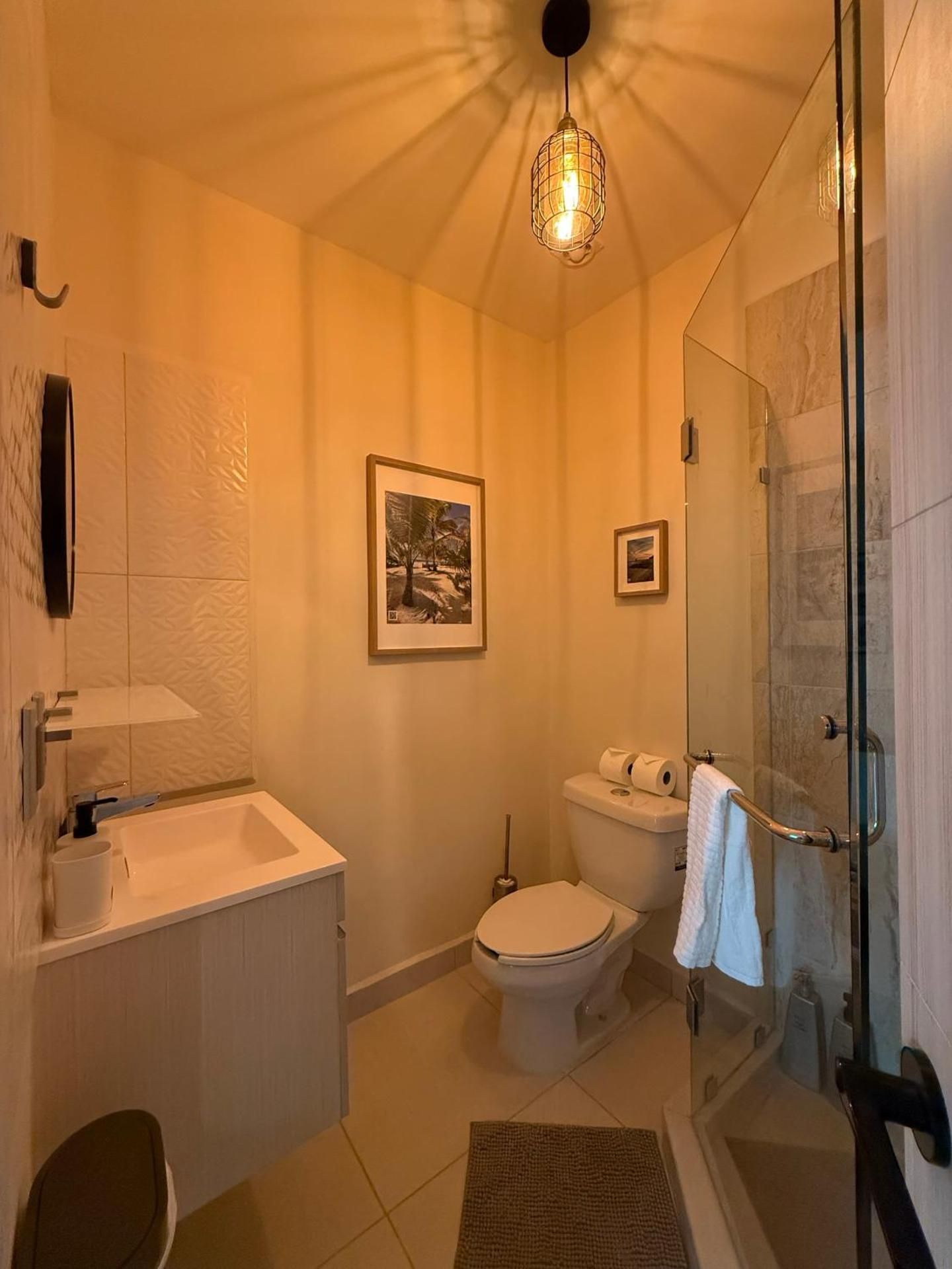 Ukana 205 Two-Bedroom Apartment 2