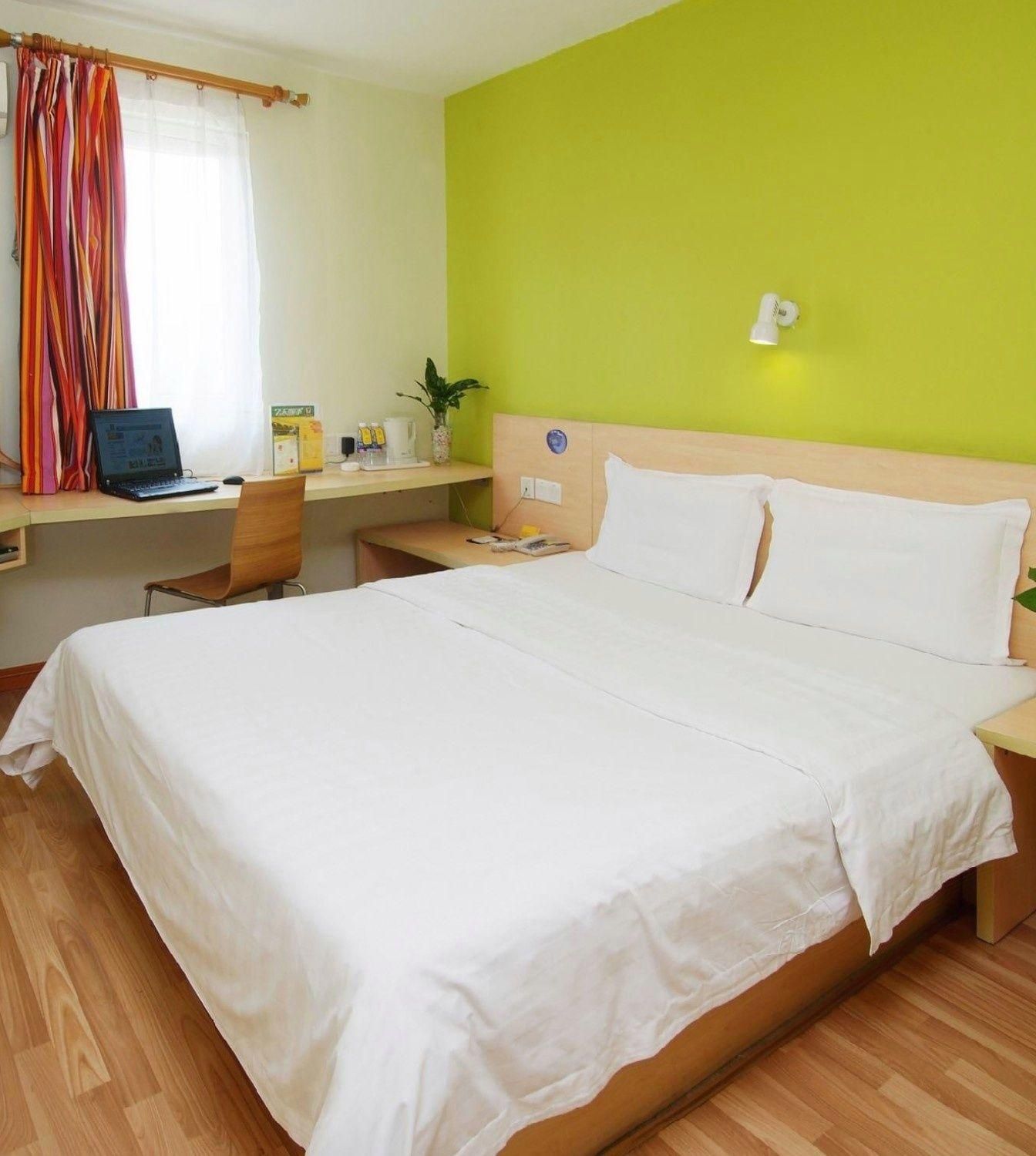 WH - Traditional Bed Room