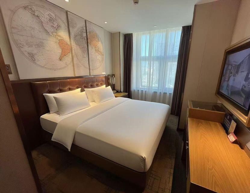 James Joyce - Feifan Bed Room