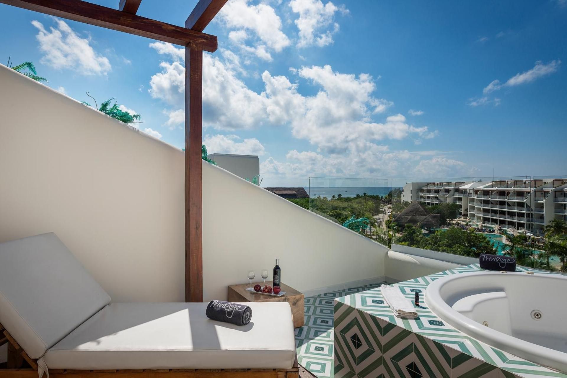 Junior Suite with Pool View