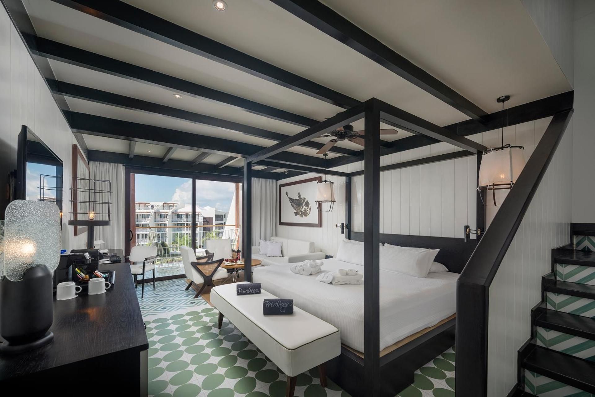 Junior Suite with Pool View