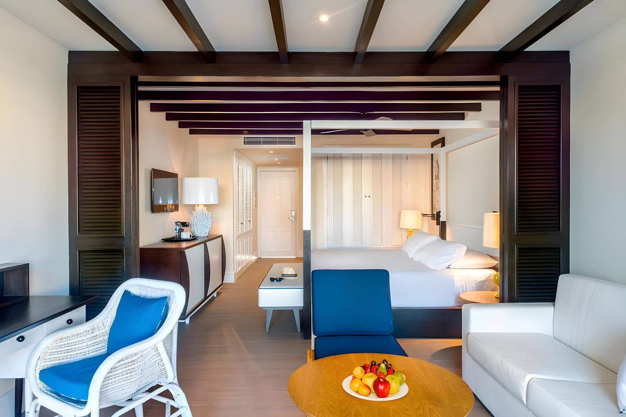Privilege Pool View Junior Suite