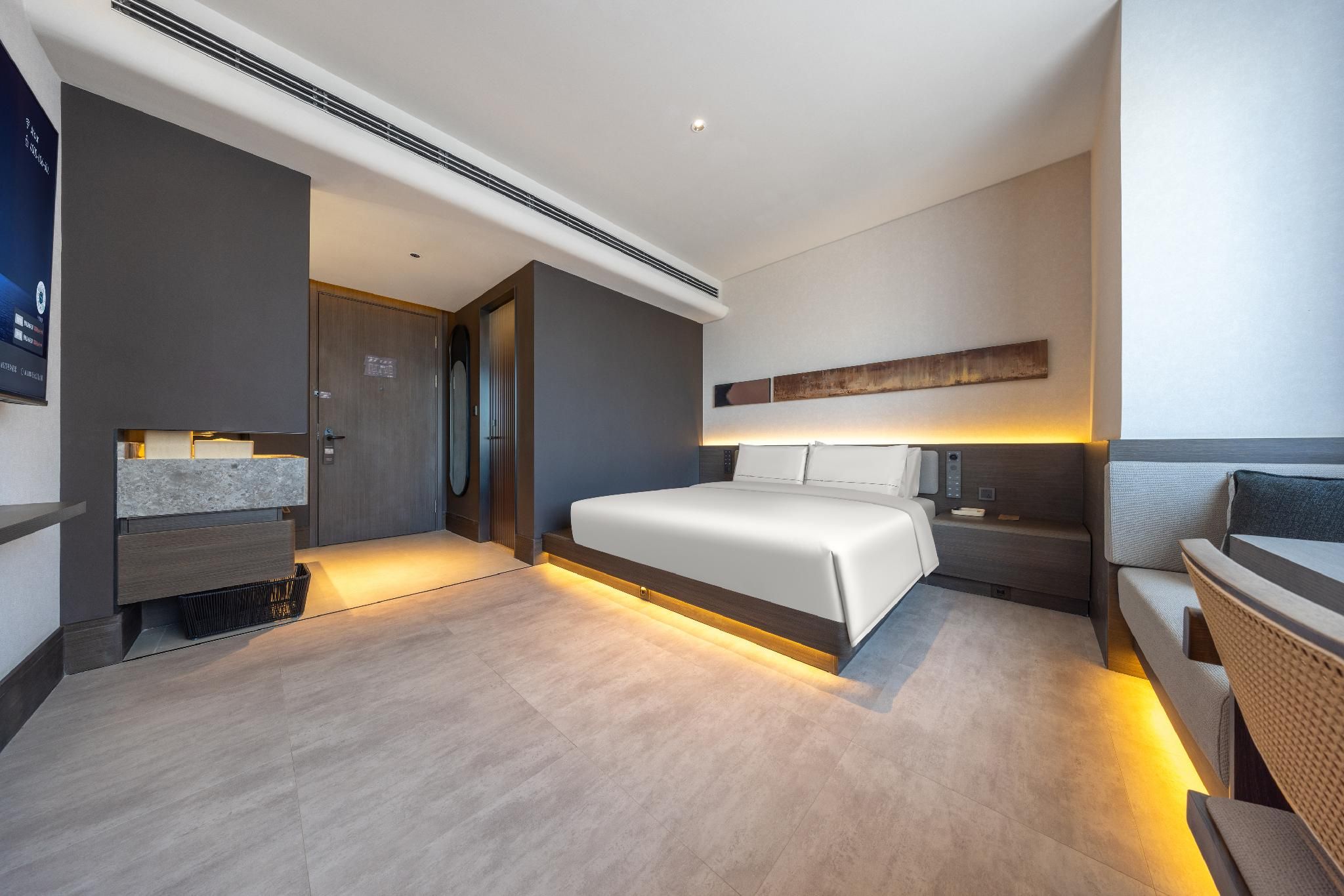 Premium King Room - City View
