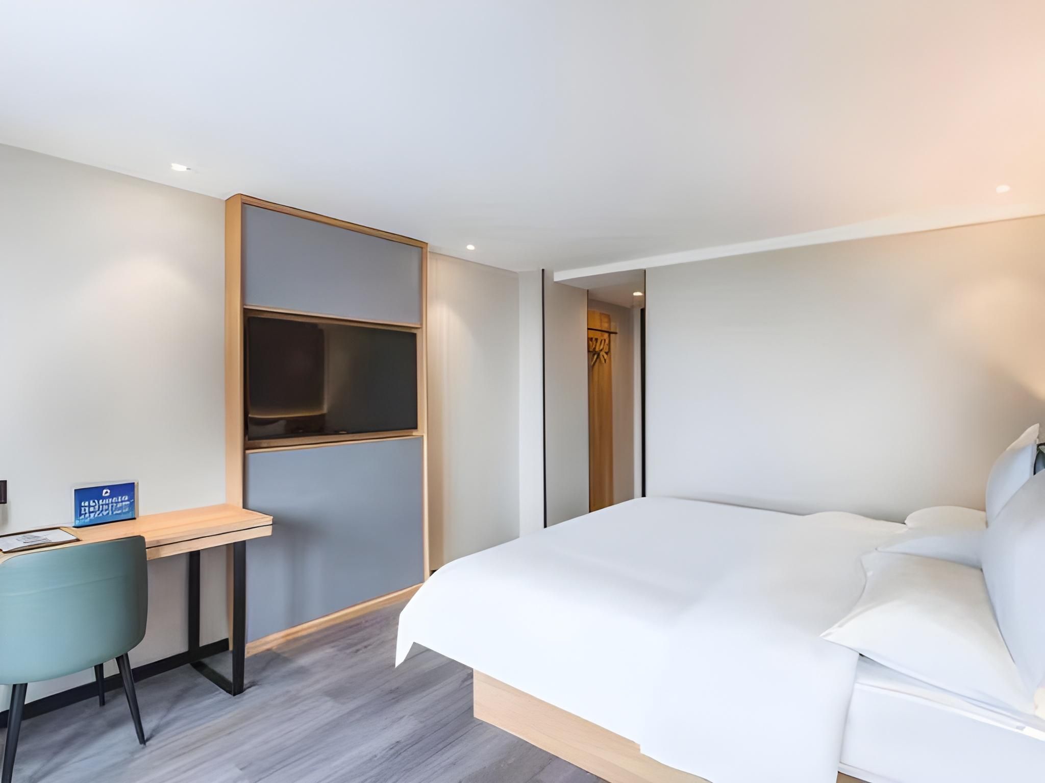 Feature Suite