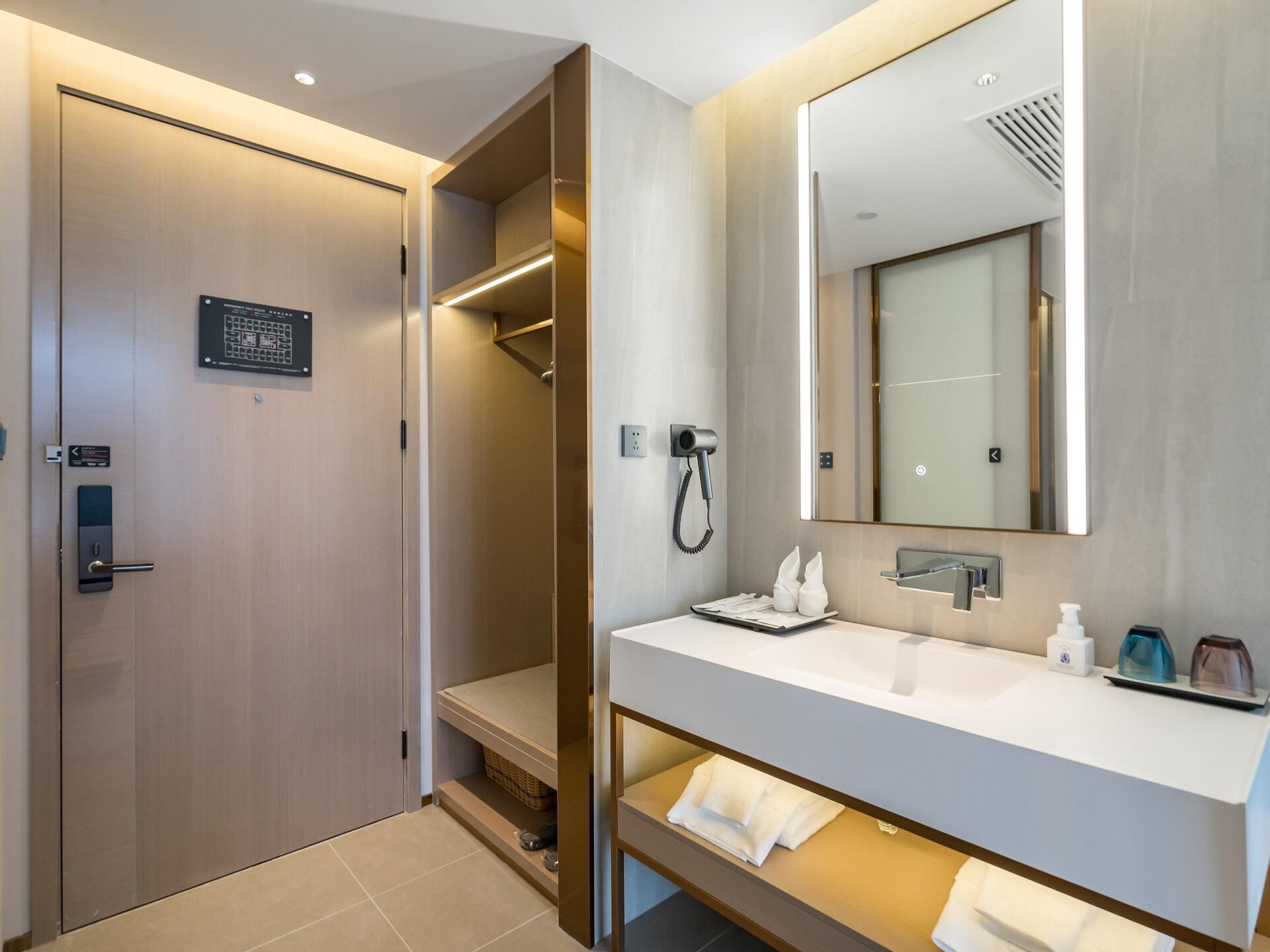 WH - Deluxe Bed Room