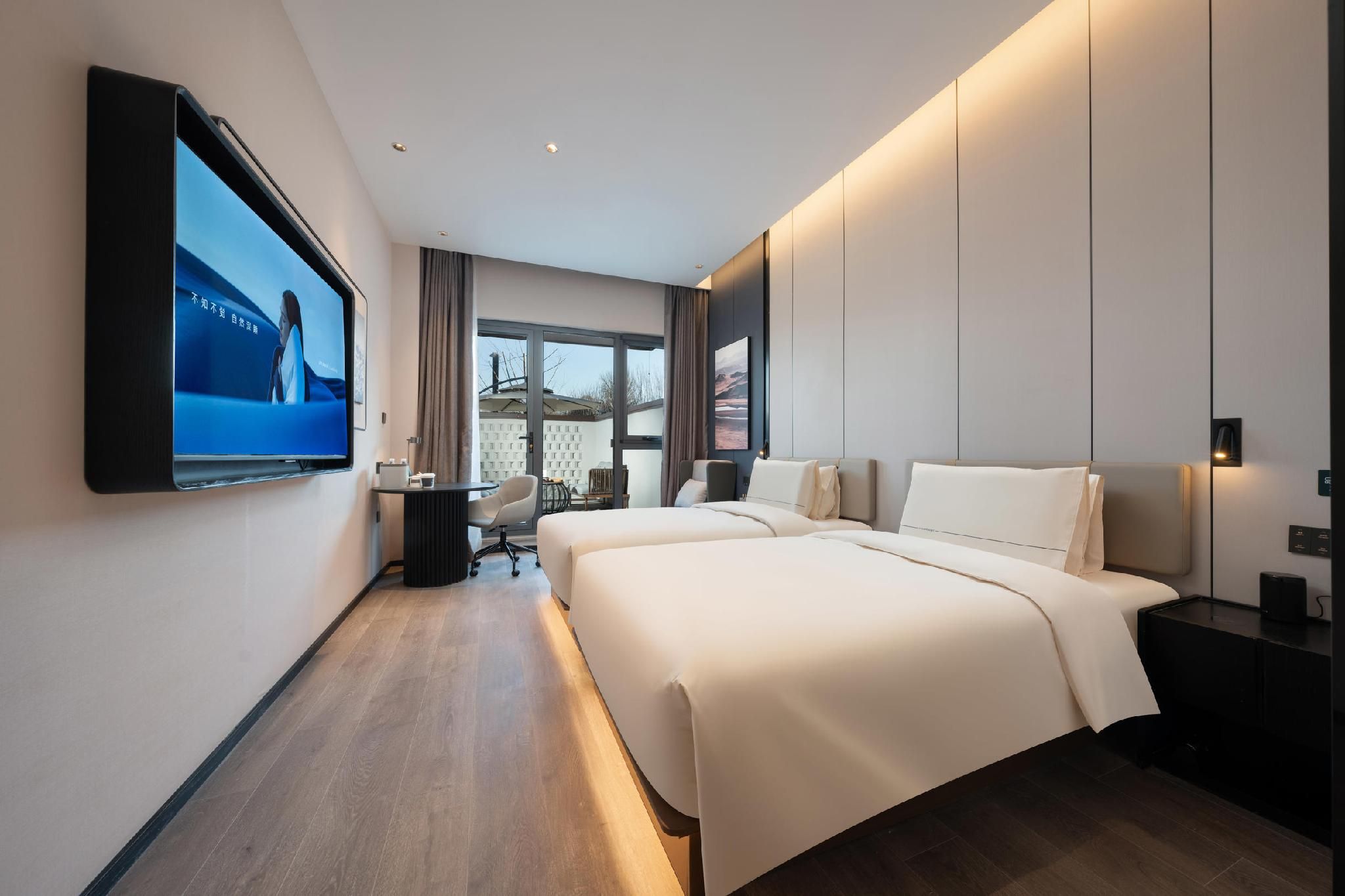 Courtyard Executive Twin Room