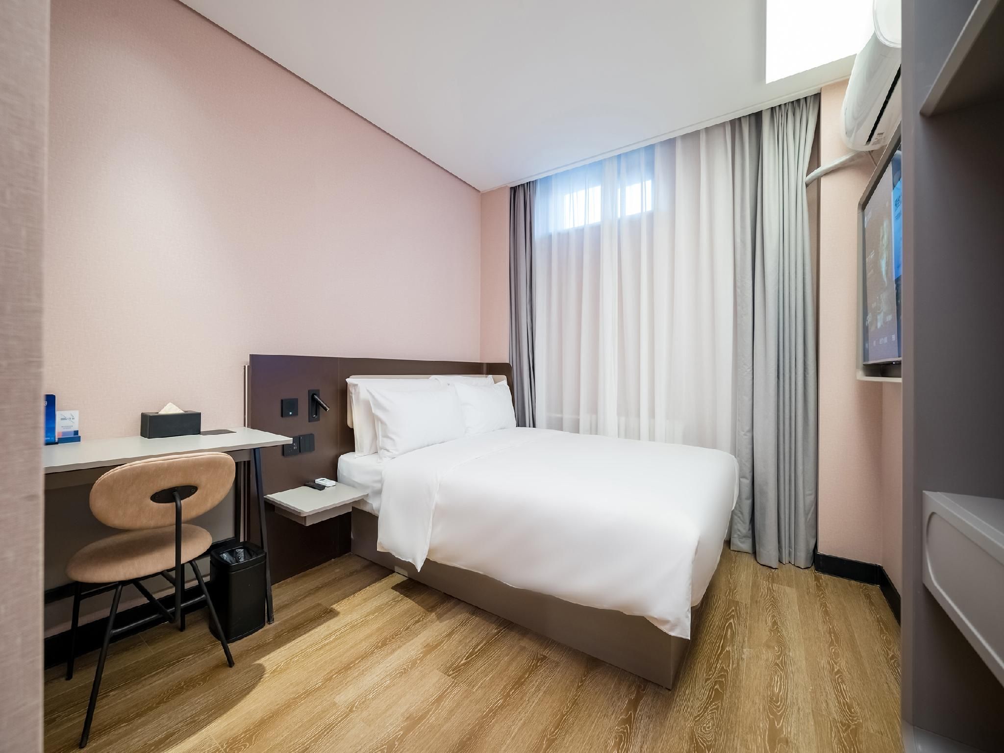Business Queen Bed Room