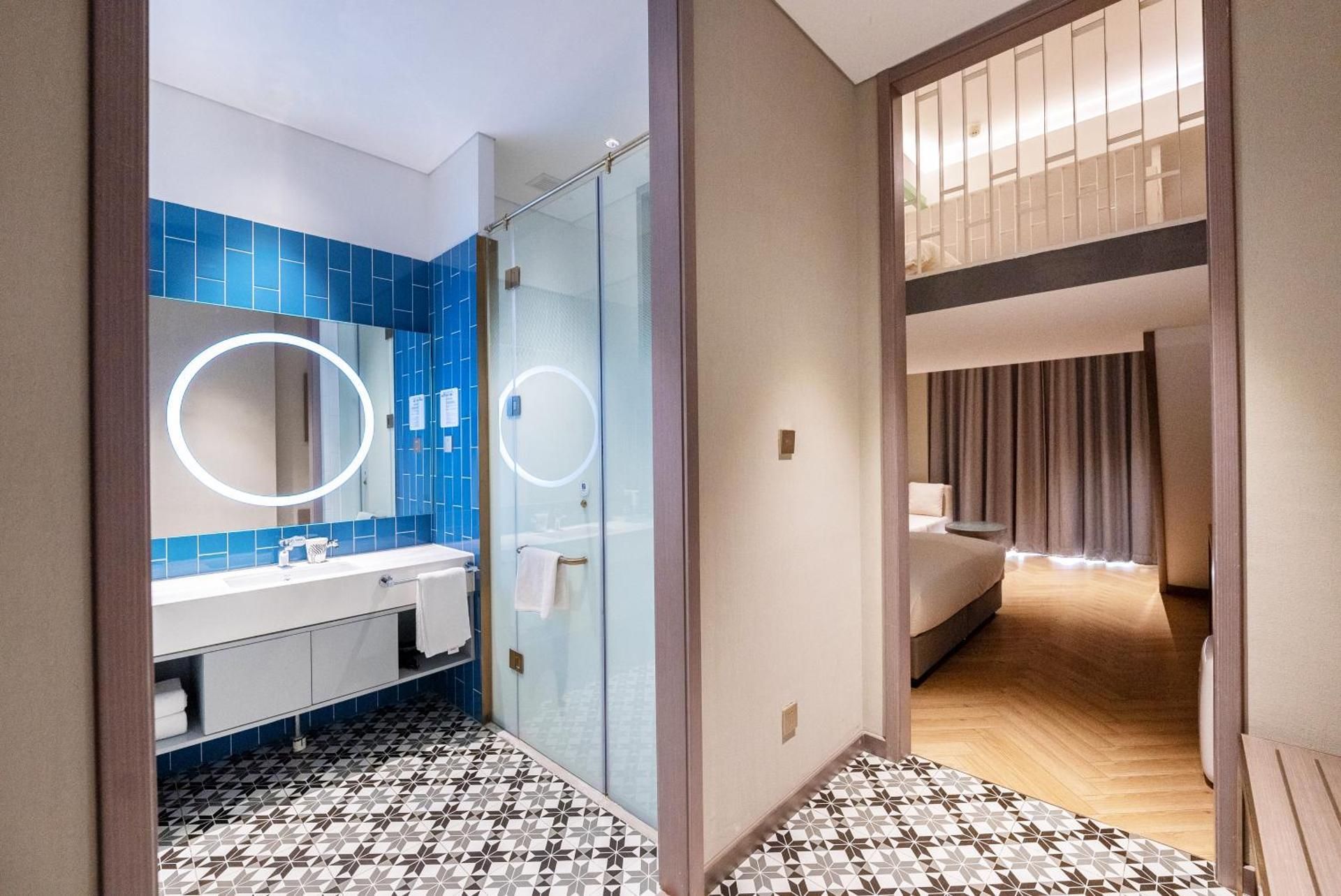 1King 1Single Bed Suite Courtyard Accessible