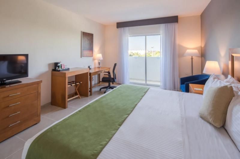 1 King Bed, Superior Room, Non-Smoking