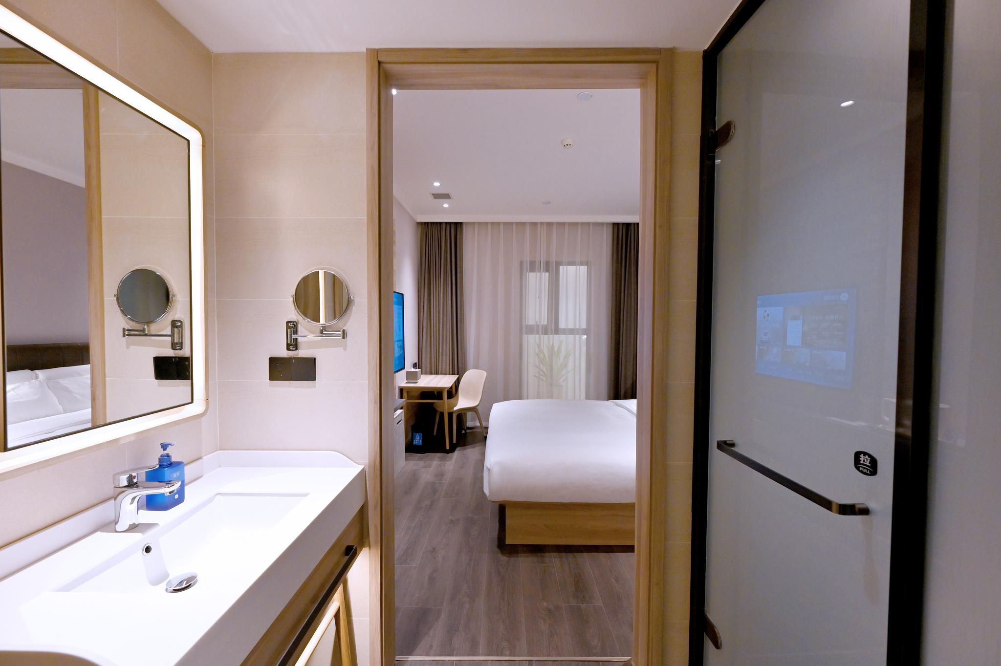 Business Queen Bed Room