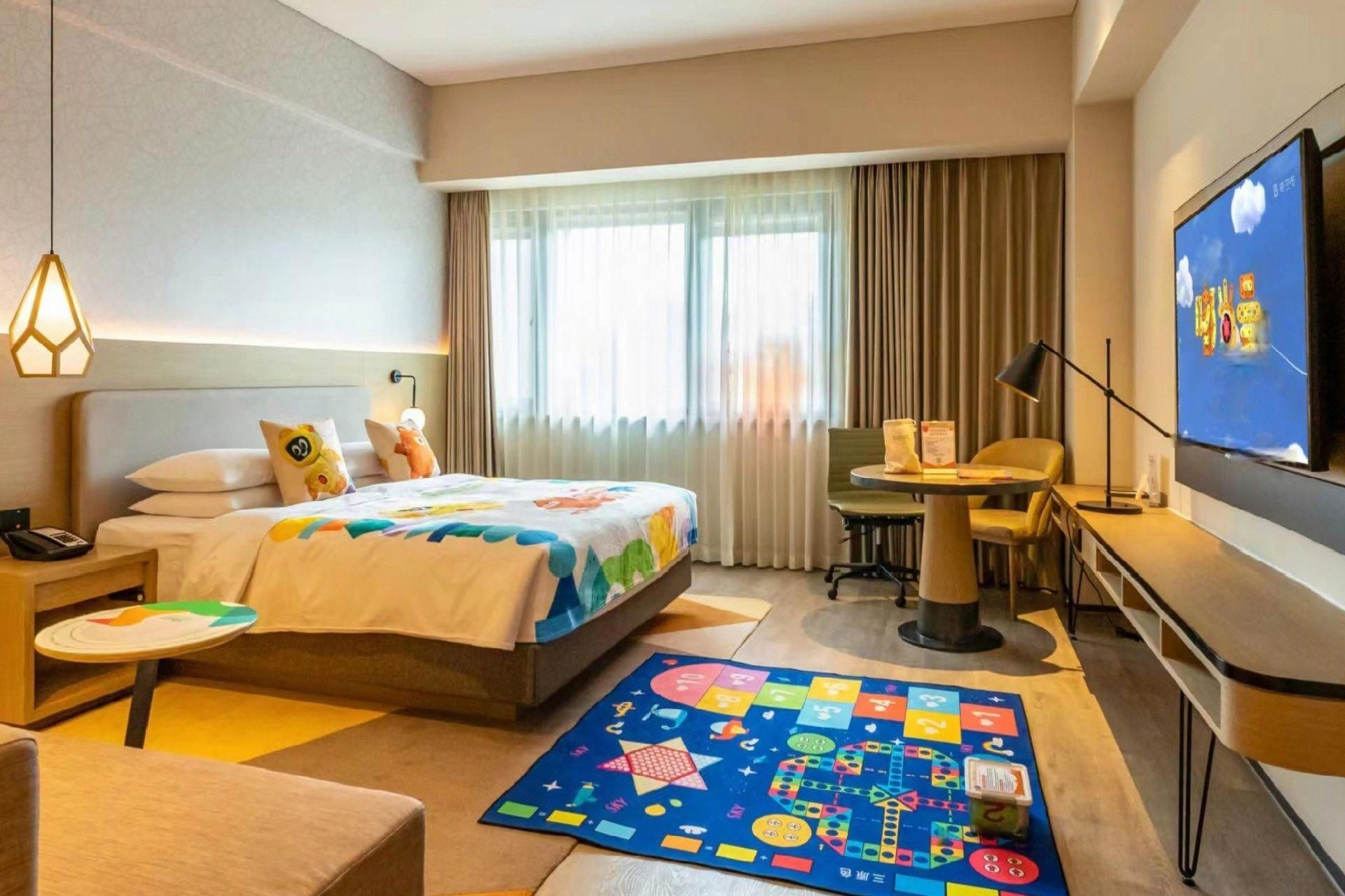 1 KING BED BOBO