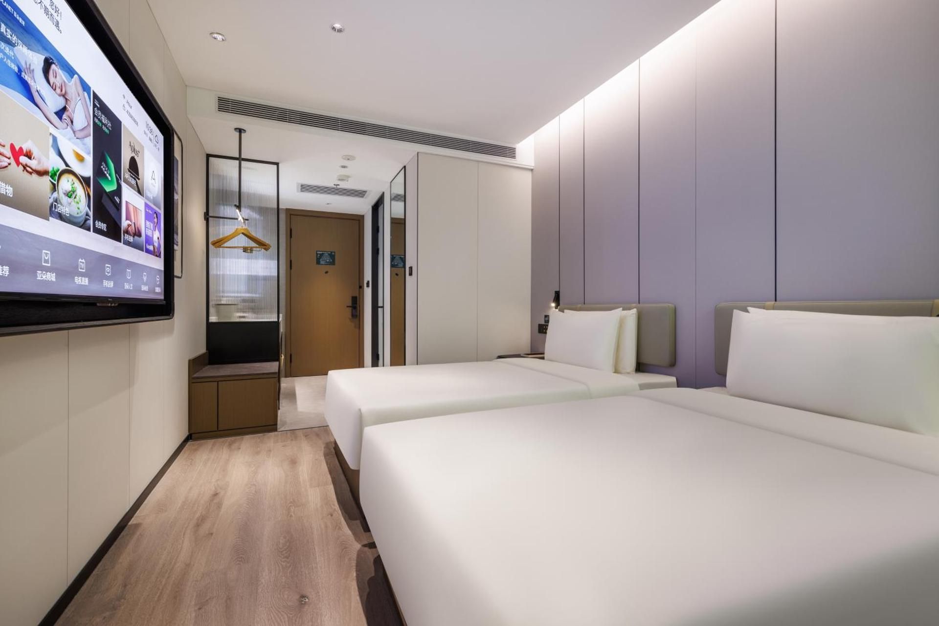 Superior Twin Room with Inner Window