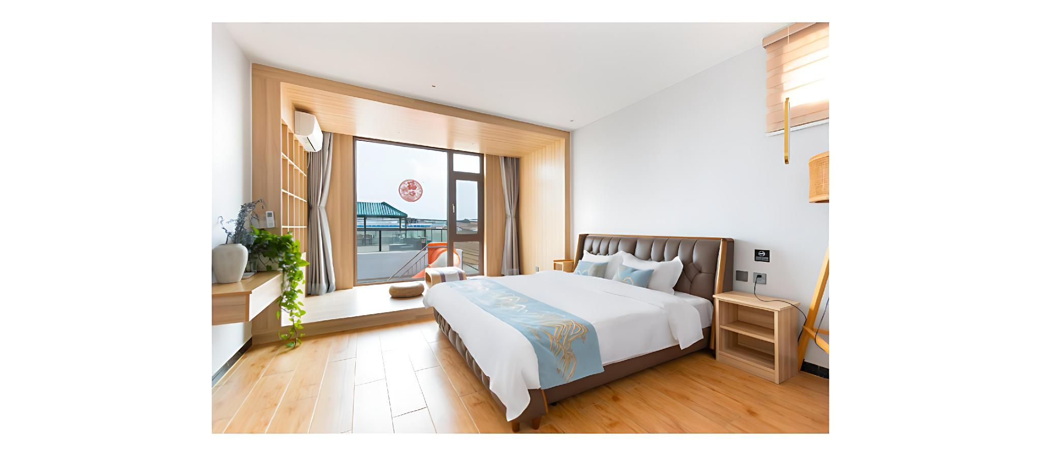 Family Connecting Rooms with King Bed and 2 Single Beds