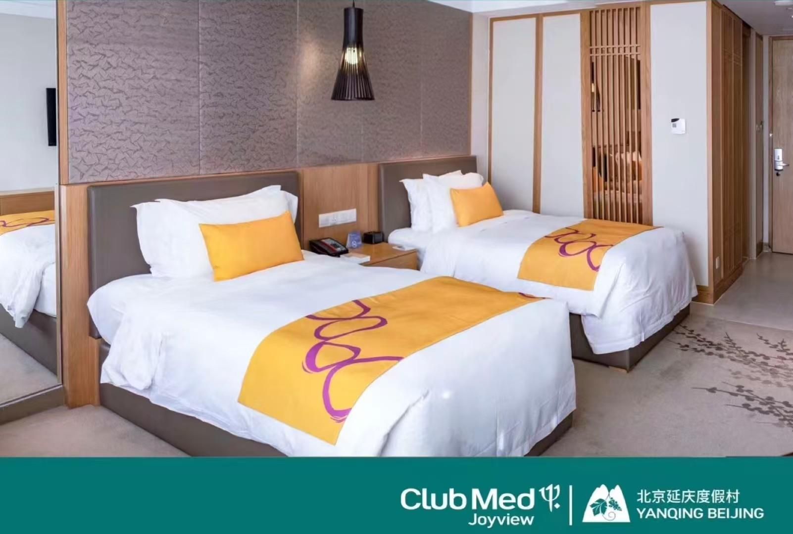 Club Twin Room