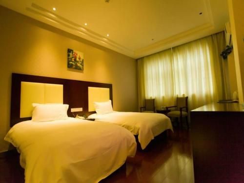 Queen Room with View