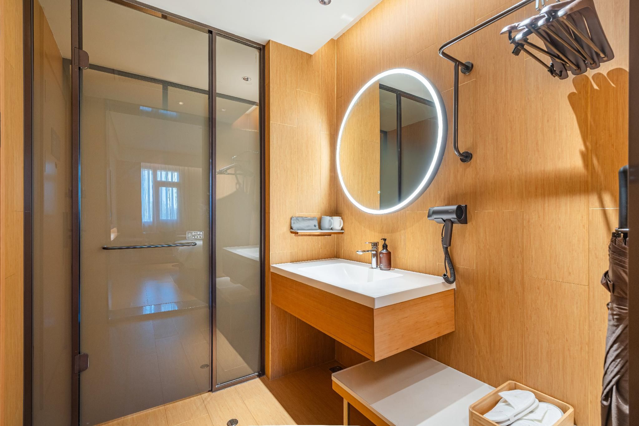 Huazhu - Superior BedRoom