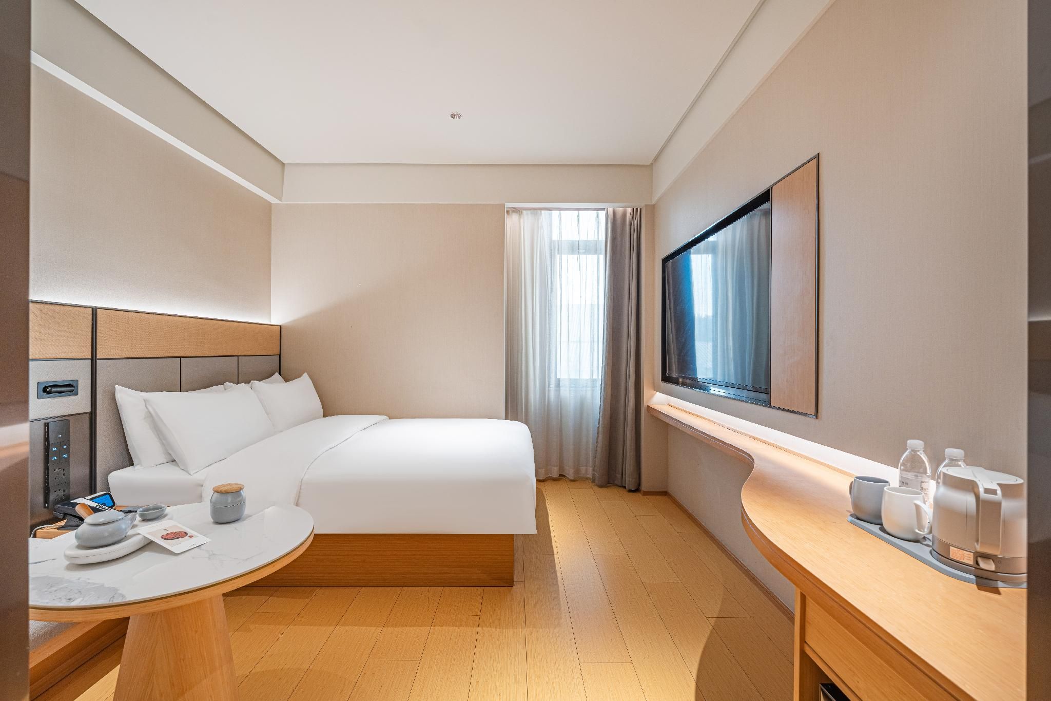 Huazhu - Room With Bed