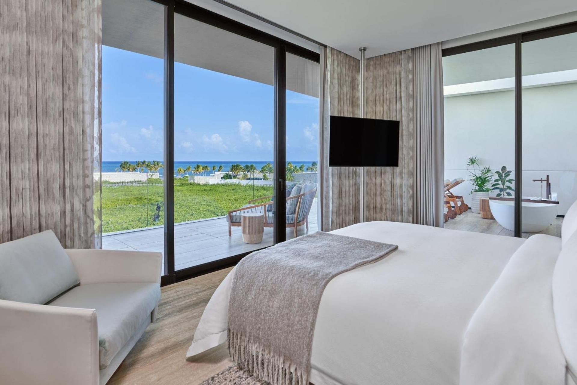 Atlas King Suite with Ocean View, Outdoor Bathtub and Terrace