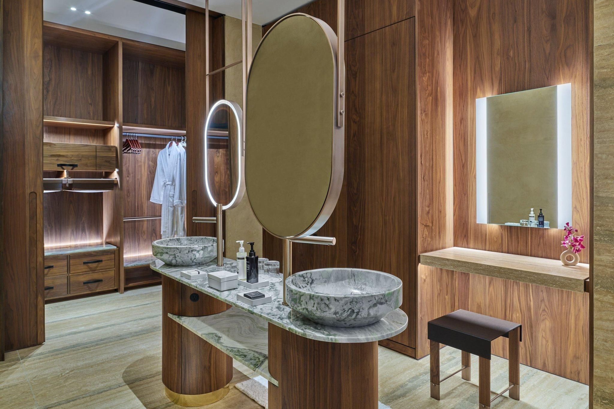 St. Regis, Suite, 1 King, Ocean view, Terrace