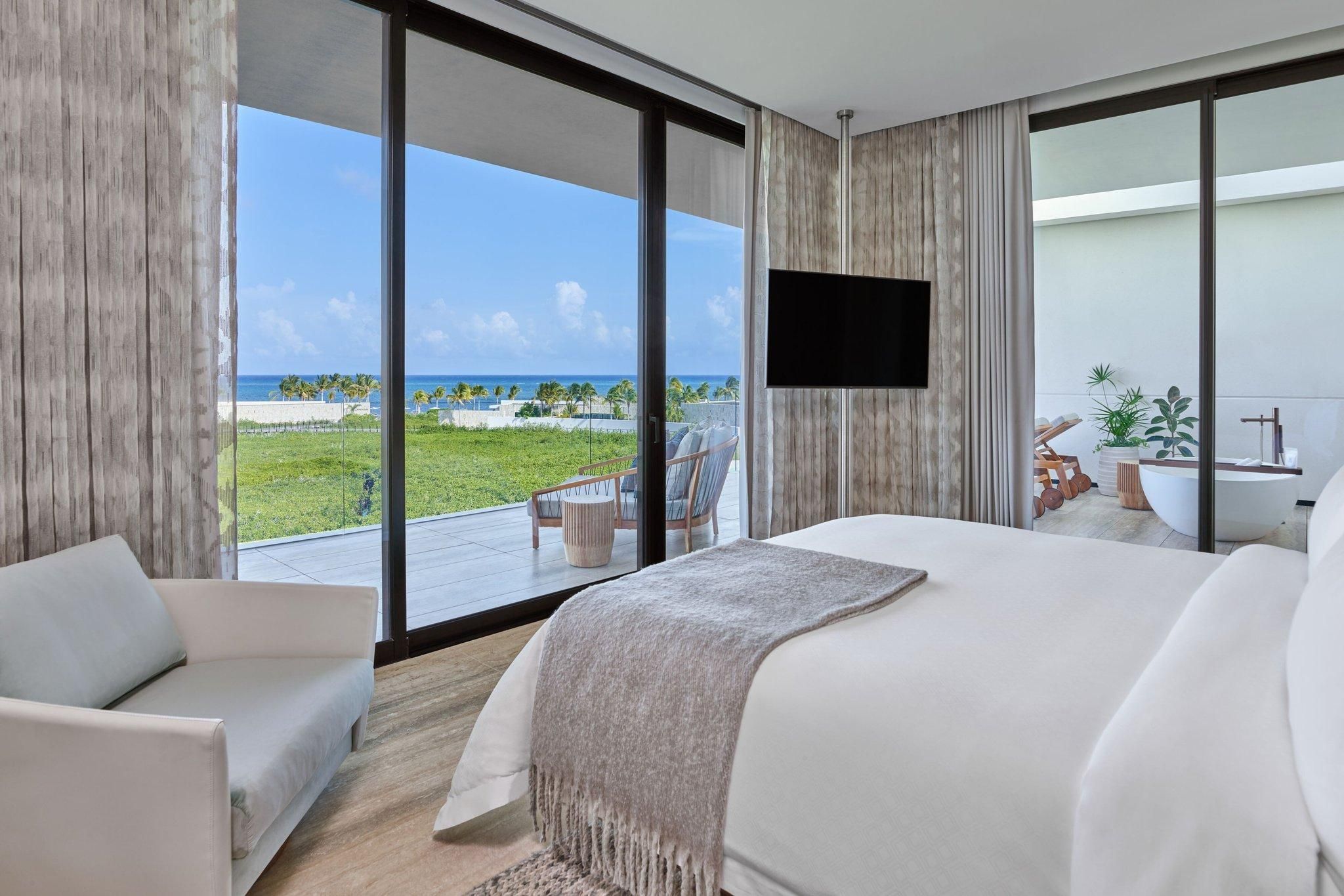 Atlas, Suite, 1 King, Ocean view, Outdoor Bathtub, Corner room, Terrace
