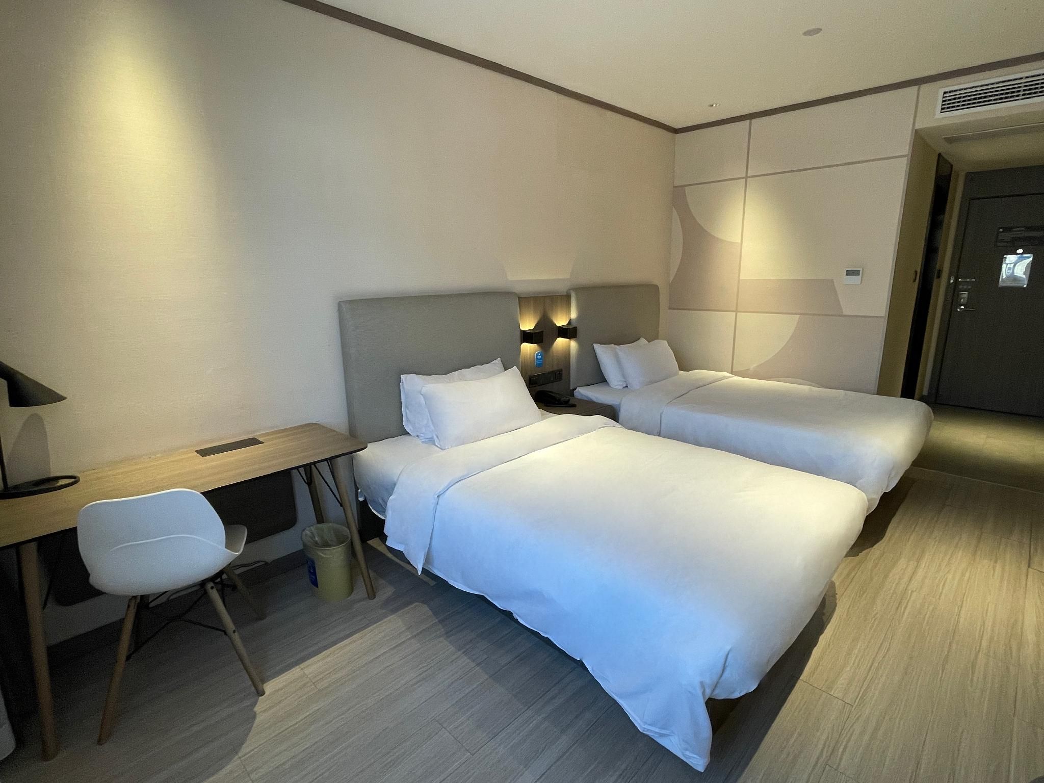 Twin Business Room