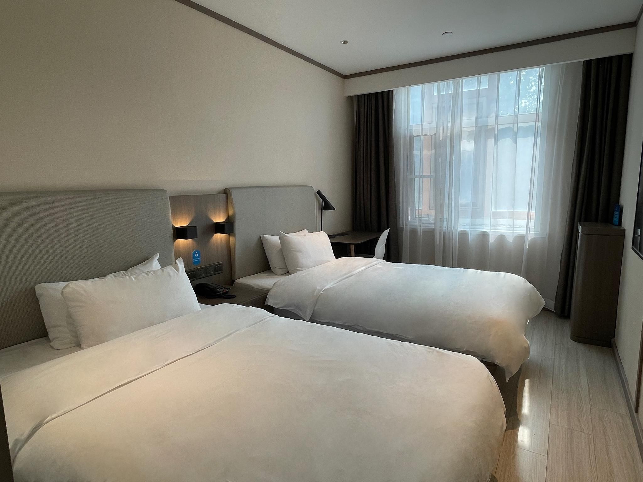 Twin Business Room