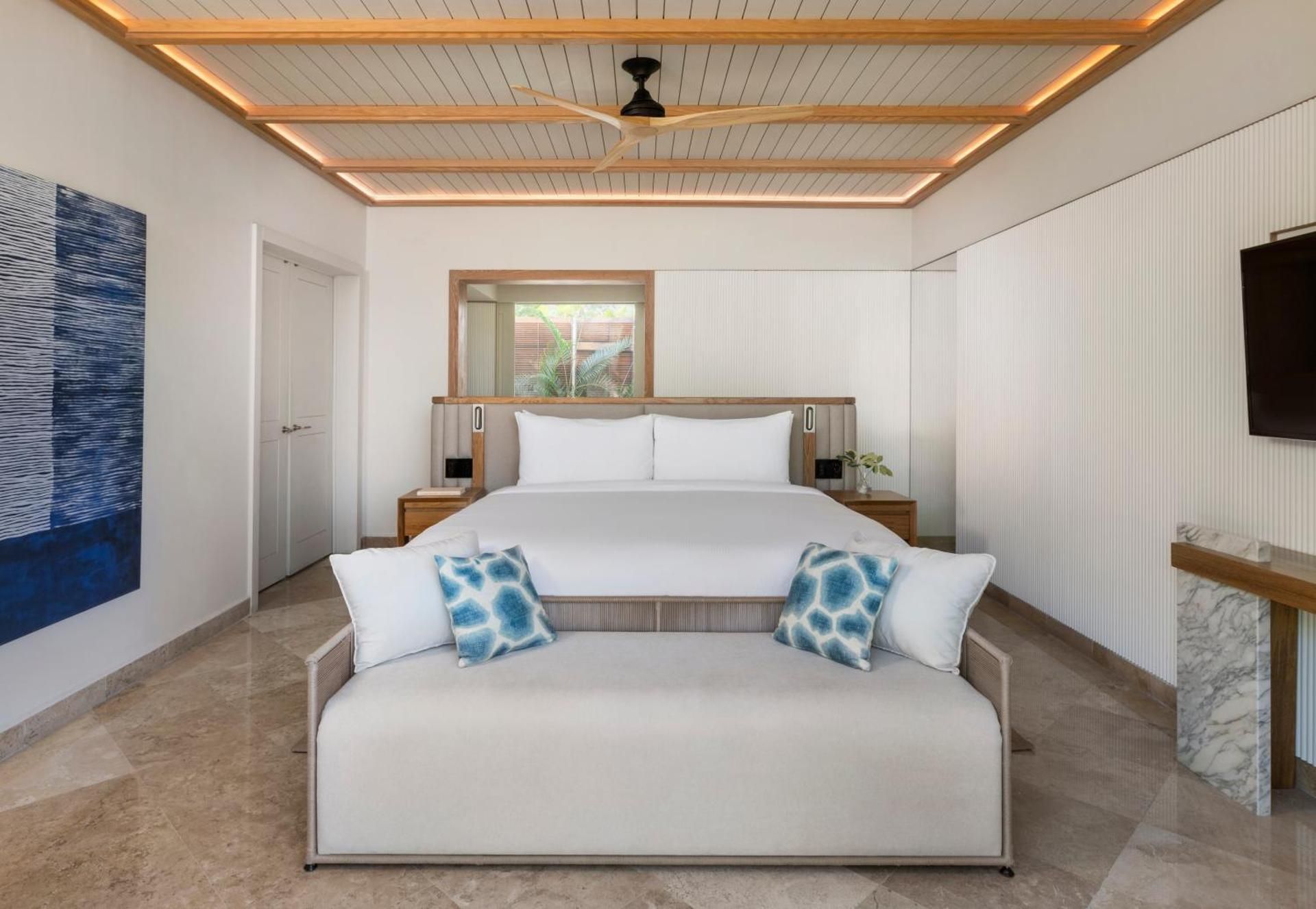Beach Area Suite King