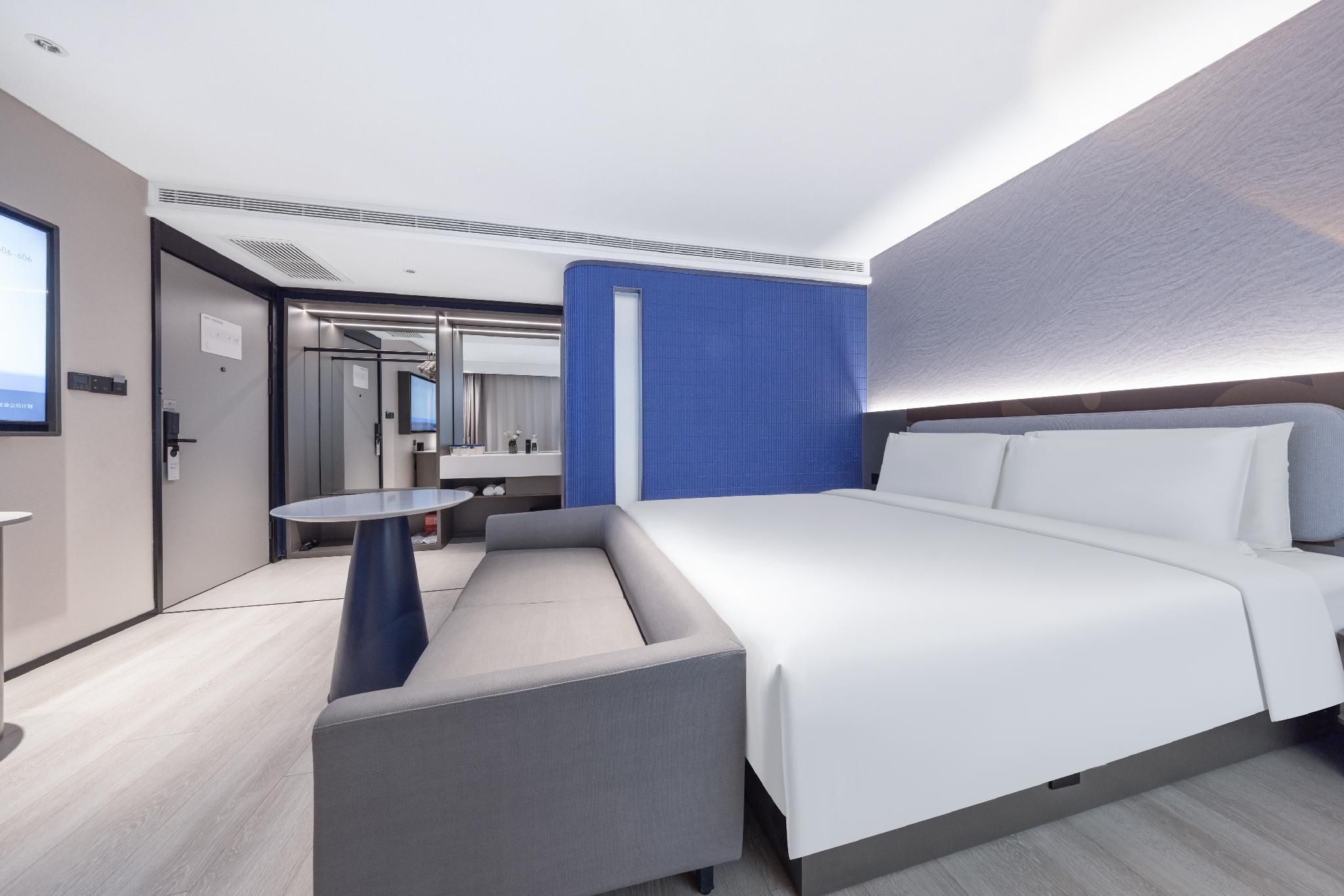 Comfort Queen Room