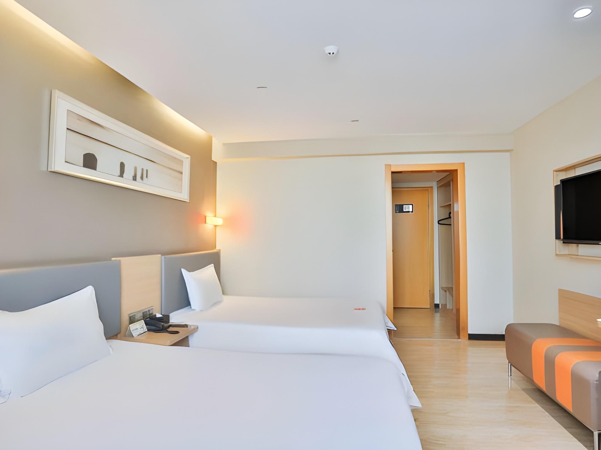 Super Twin Room