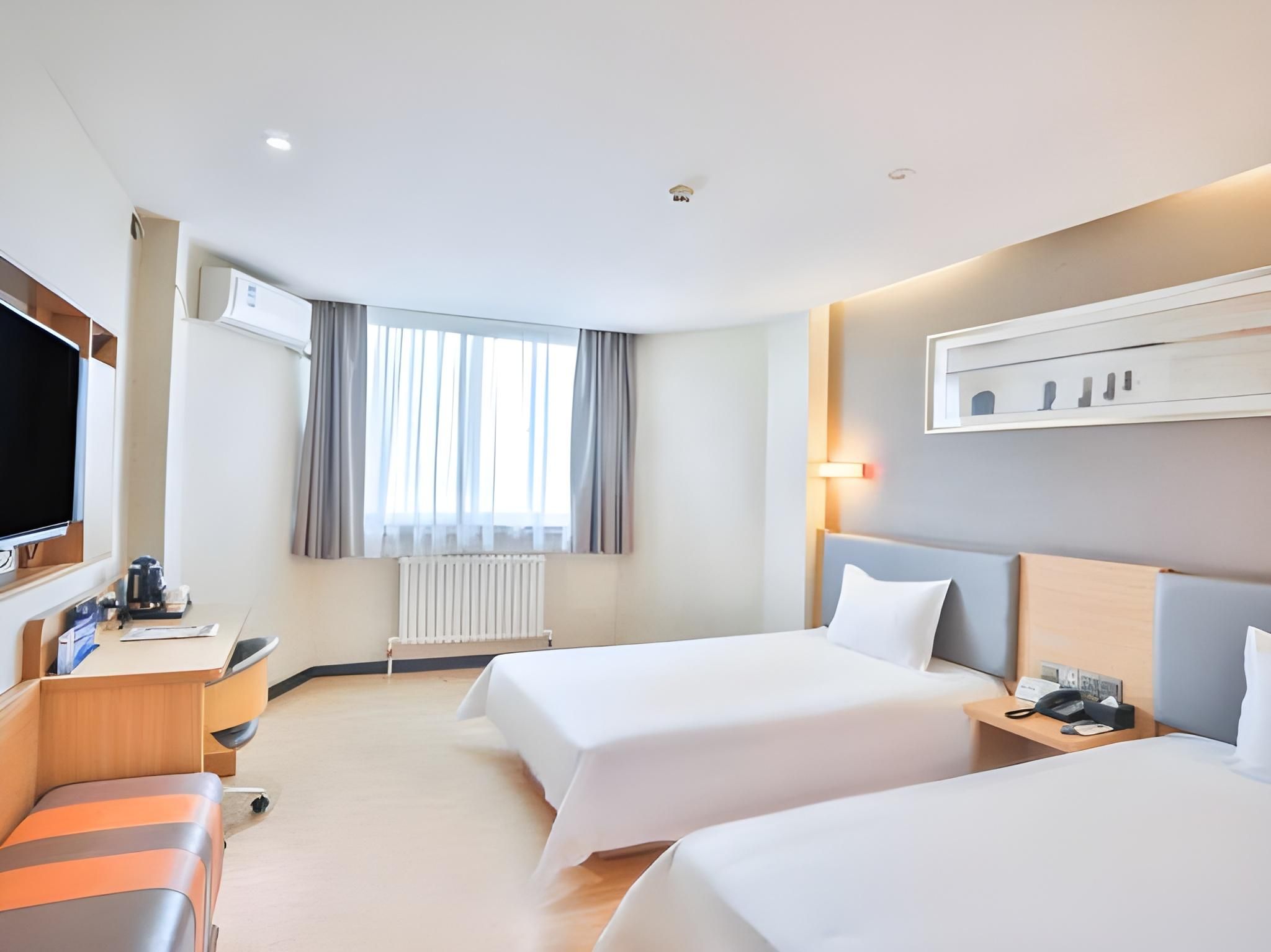 Super Twin Room