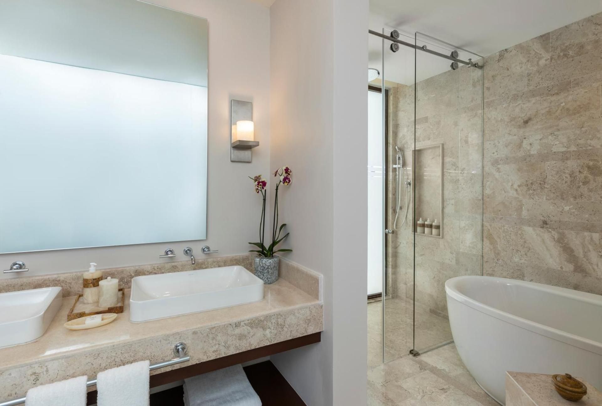 3 bedroom villa on the middle floor