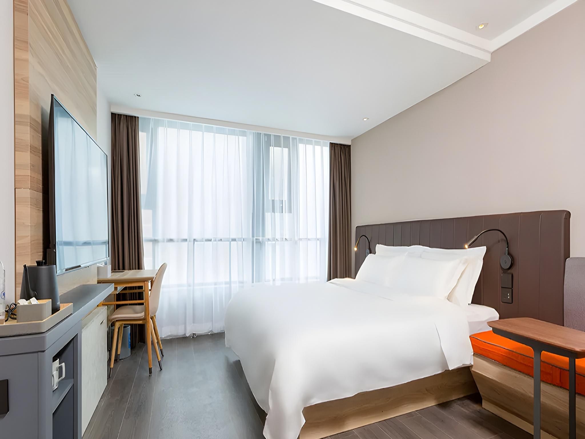 Huazhu - Superior T Bed Room