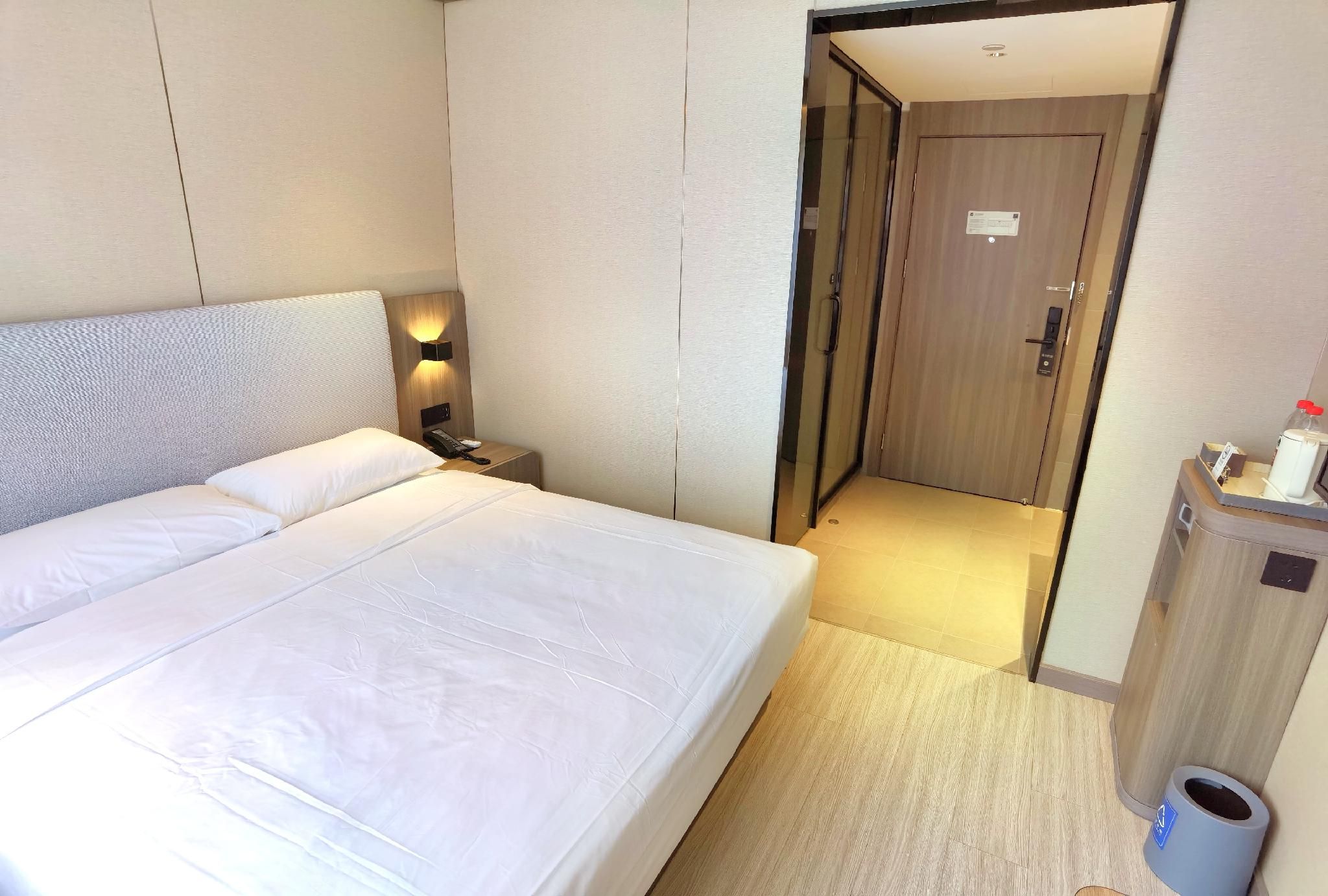 Huazhu - Superior BedRoom