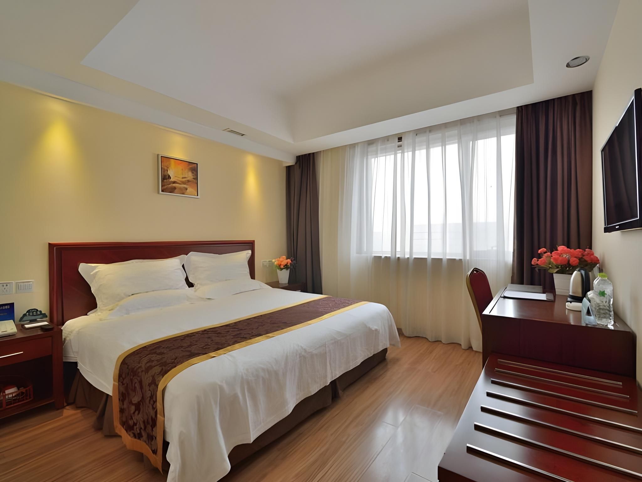GTR - Guest Room with One 1.8M Bed