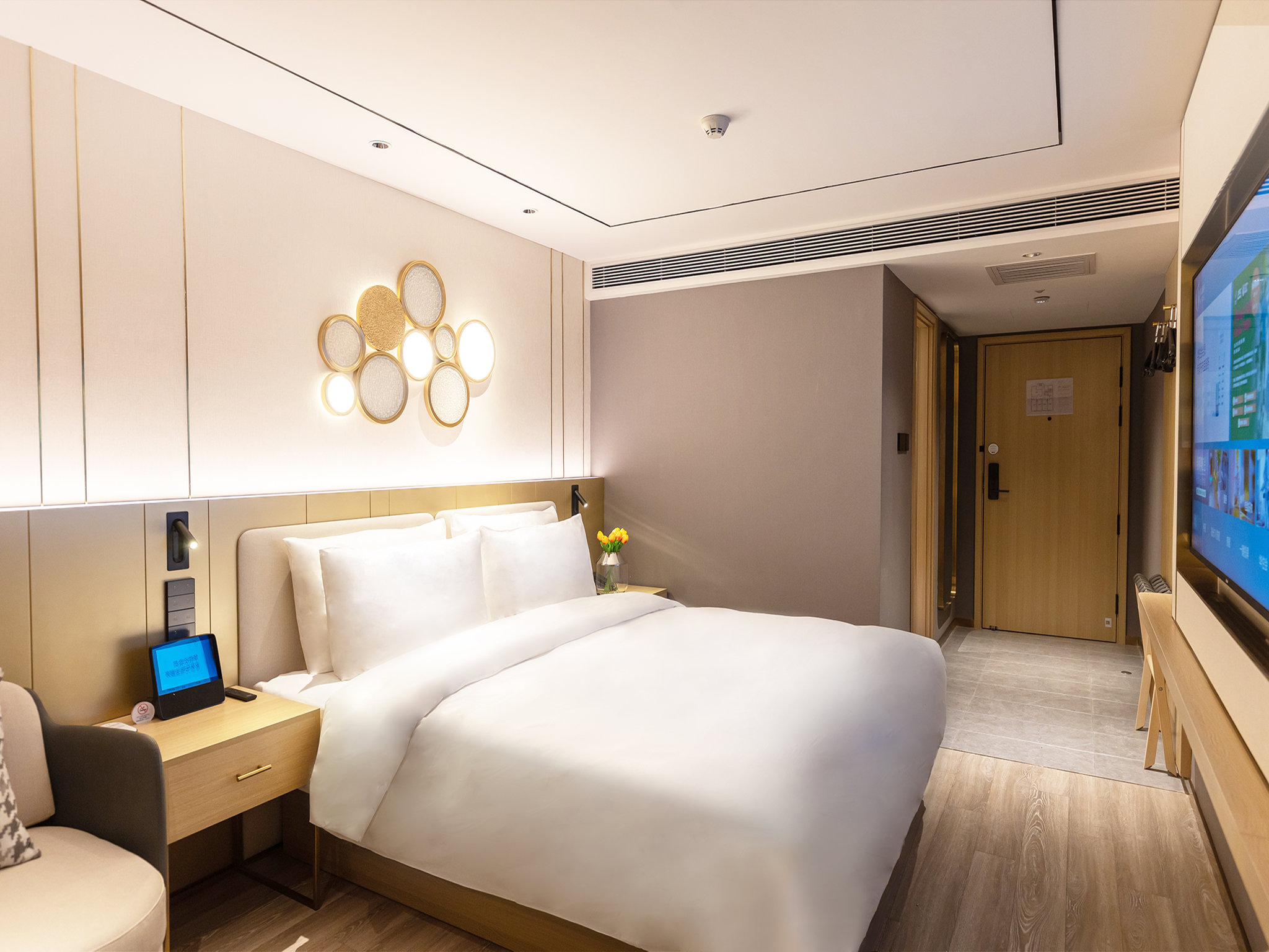 Huazhu - Deluxe Bed Room