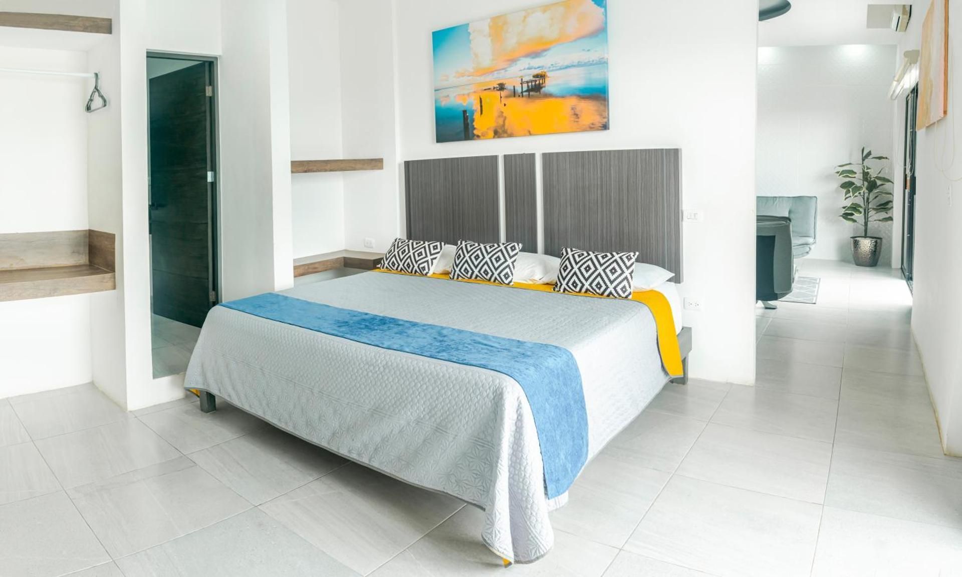 Paz-2 Norte estudios Junior Suite with Balcony 2