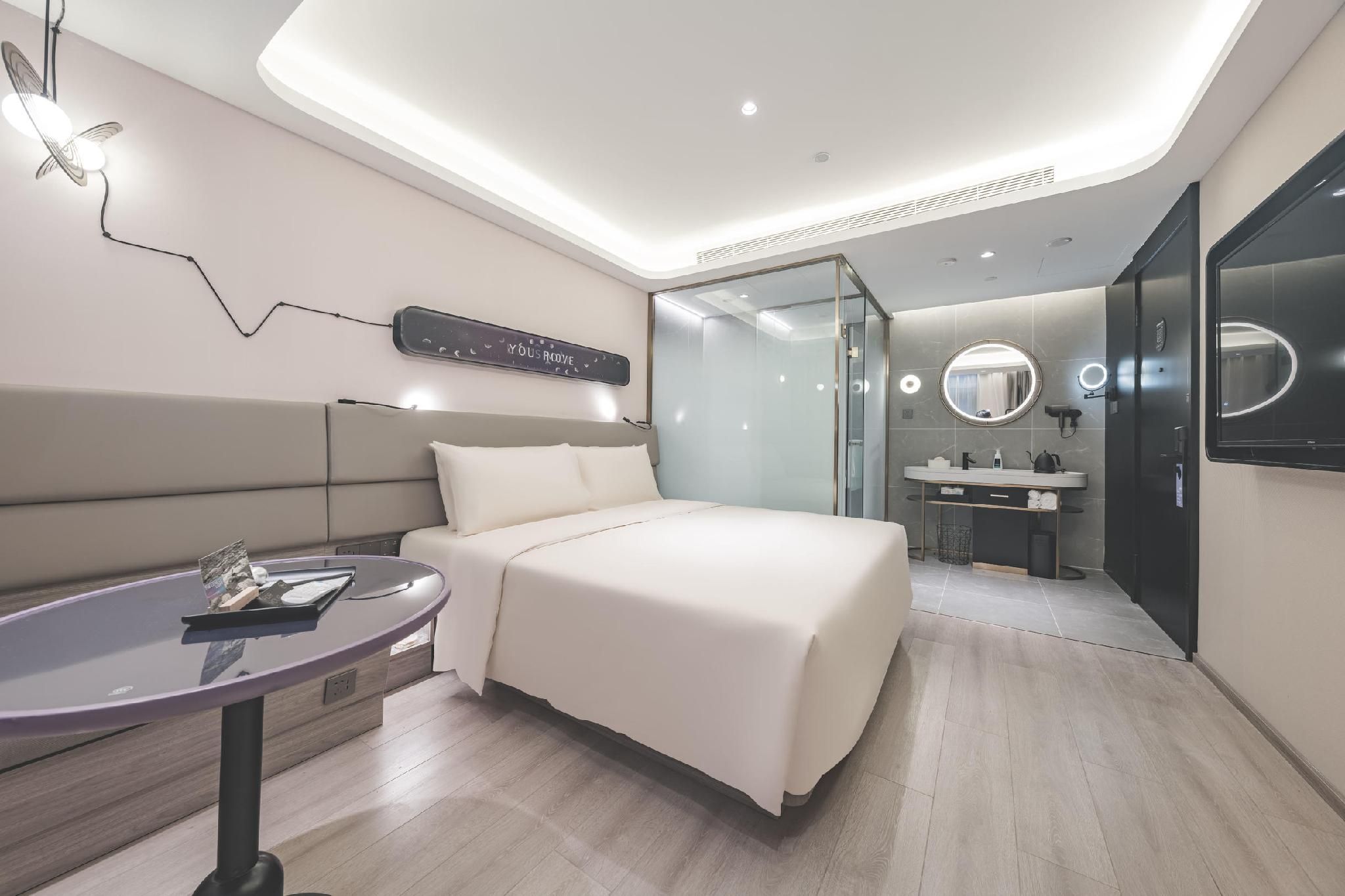 Comfort Queen Room