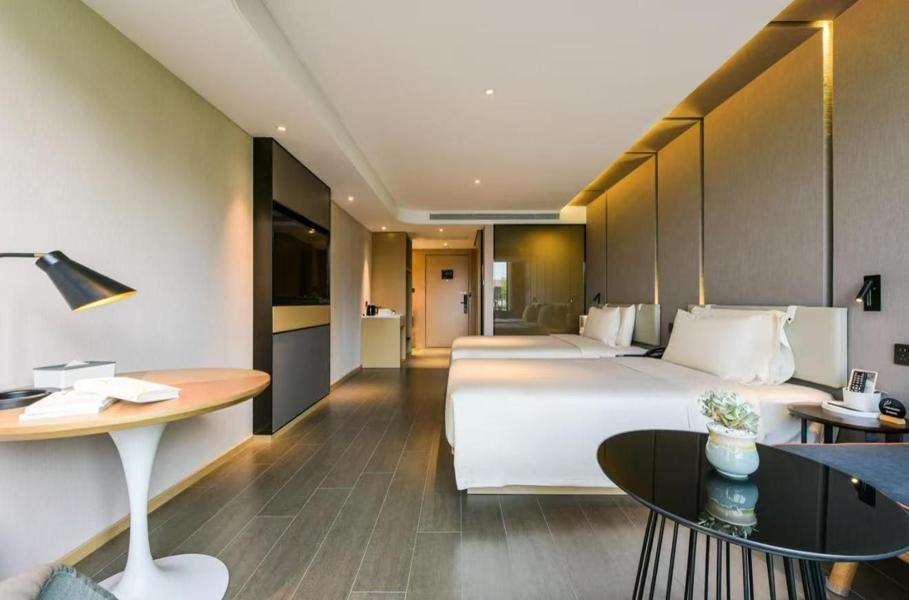 Jimu courtyard family room