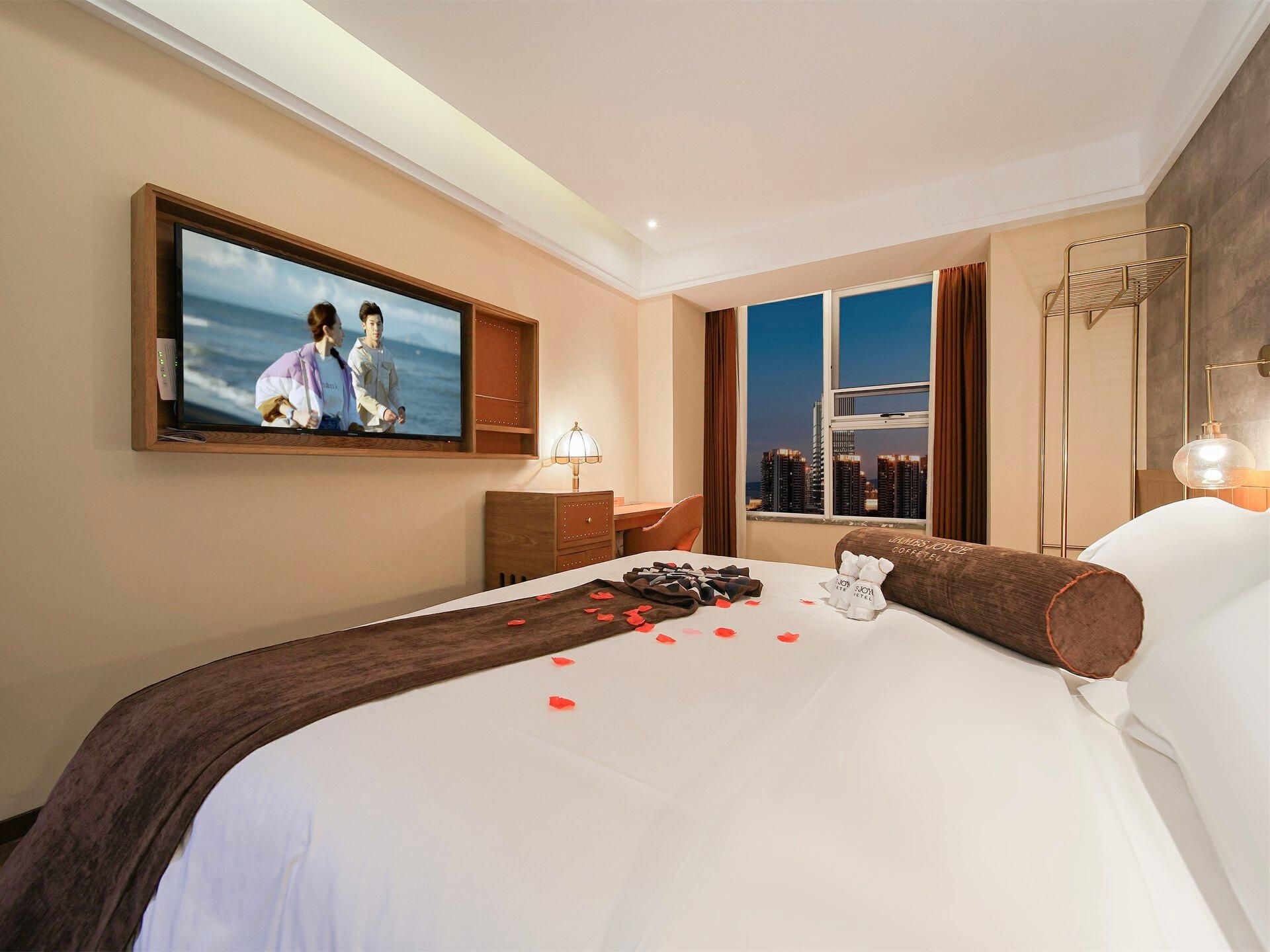 James Joyce - Chunxiang Bed Room
